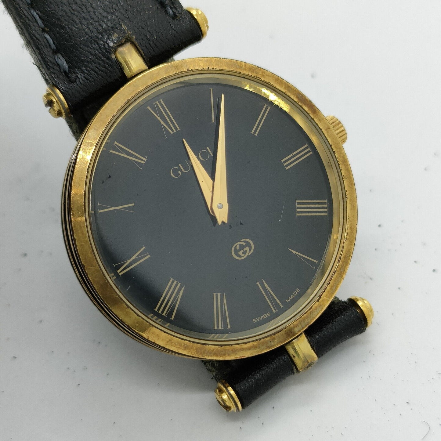 Gucci 2040M Men's Watch 30mm Quartz Round Black Dial swiss made running MC63