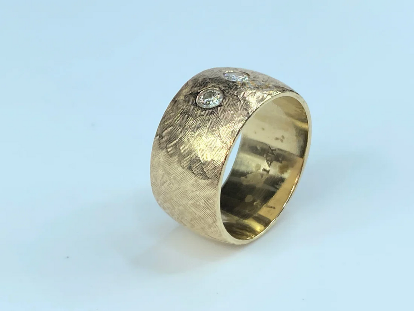 11.5mm hand hammer 0.35ct G/VS1 round brilliant diamond men's ring in 14K