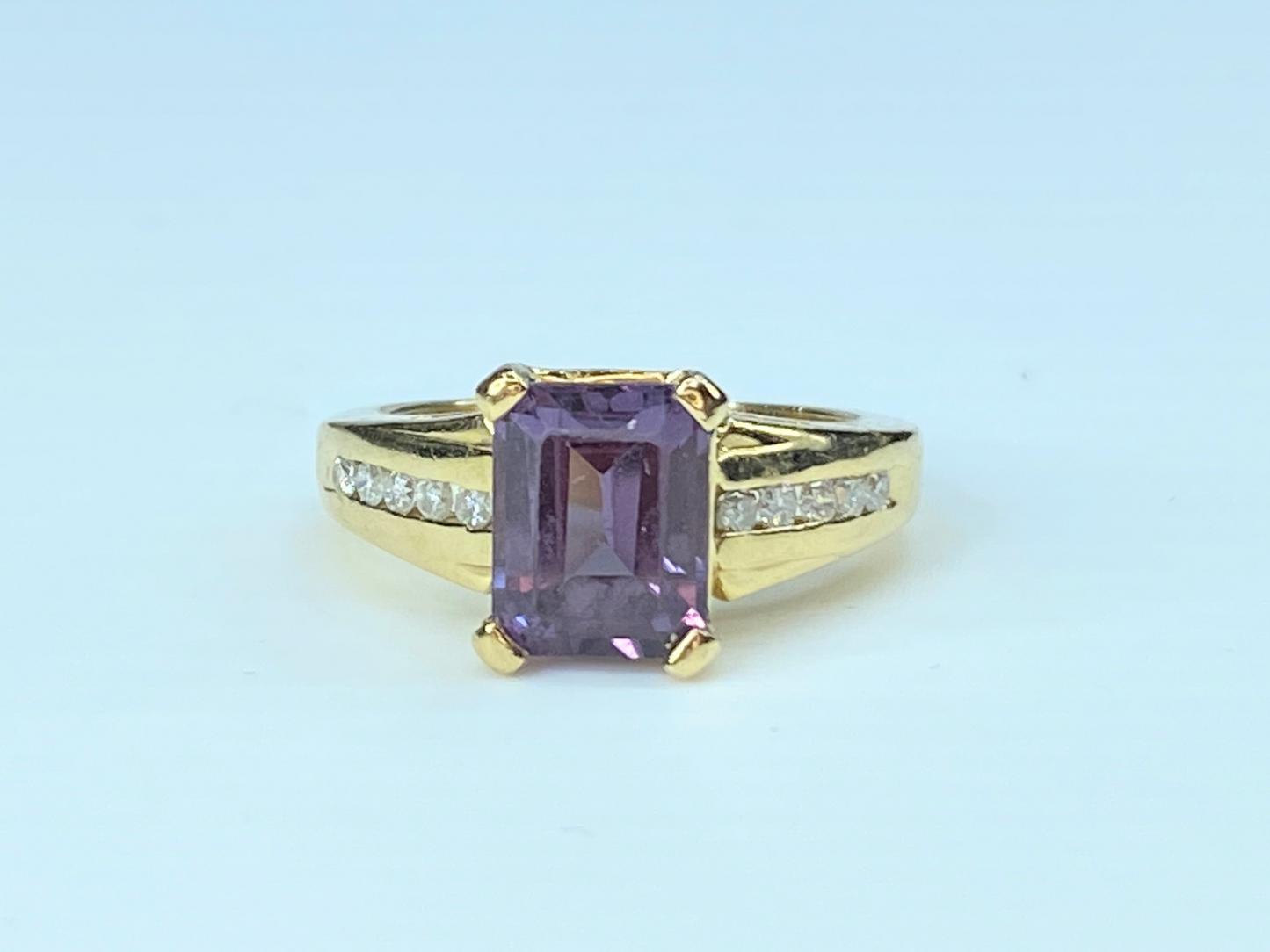 14K gold emerald cut Color change Sapphire 0.15ct diamond ring