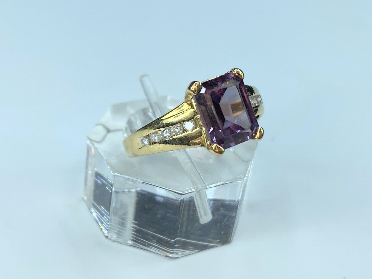 14K gold emerald cut Color change Sapphire 0.15ct diamond ring