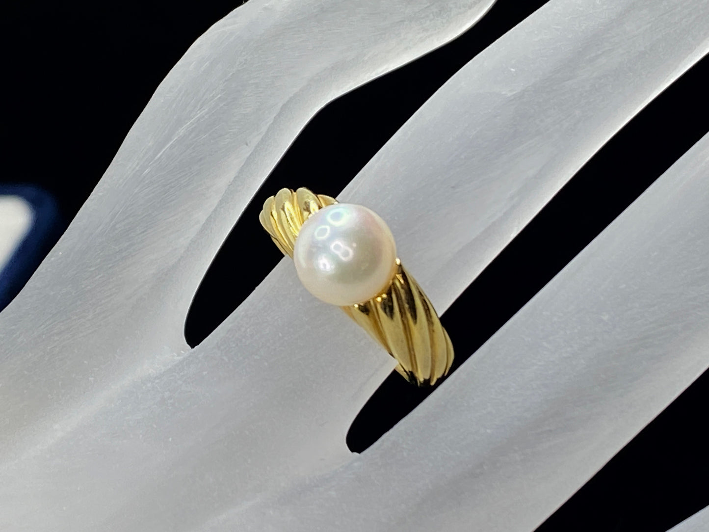 Mikimoto 8.18mm Akoya Pearl 18 karat South Sea Pearl ring