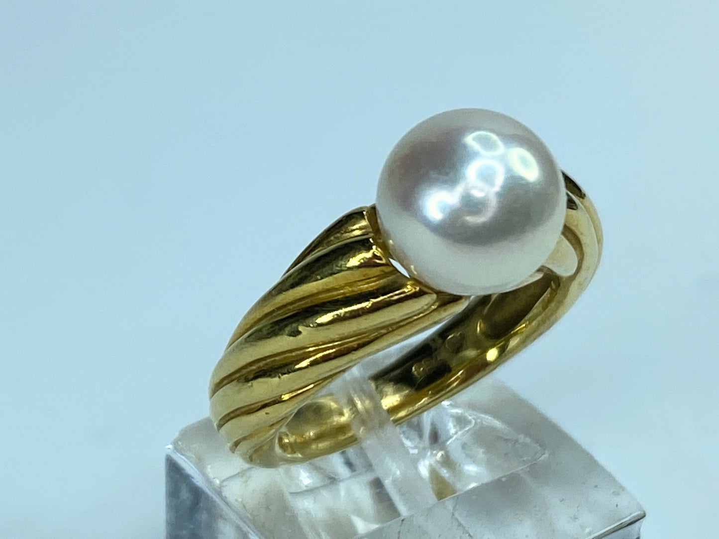Mikimoto 8.18mm Akoya Pearl 18 karat South Sea Pearl ring