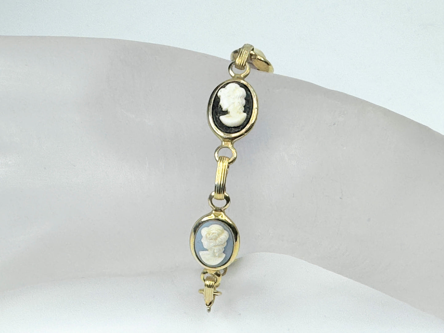 Antique 14K yellow gold Plastic Cameo bracelet 7.0" 7.0g JR9450