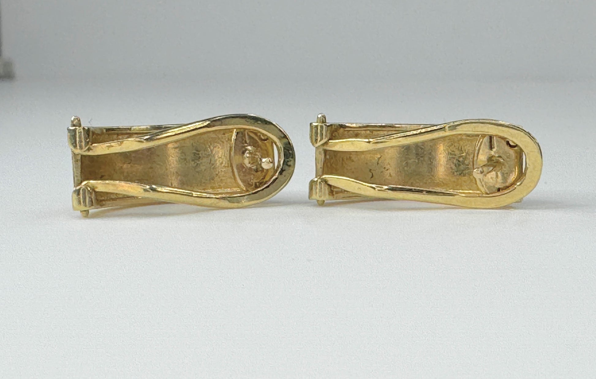 Hawaiian Heirloom Earrings Black Enamel 14K Yellow Gold 3.0g JR9466