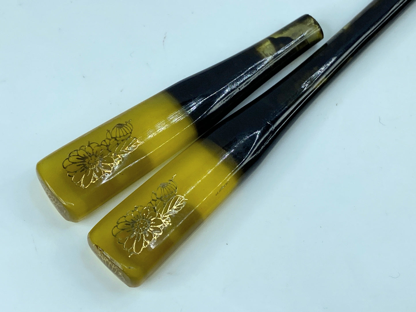 Japanese Decorated Gilt, Resinous, Kushi (Comb) & Kogai (HairStick) GS508