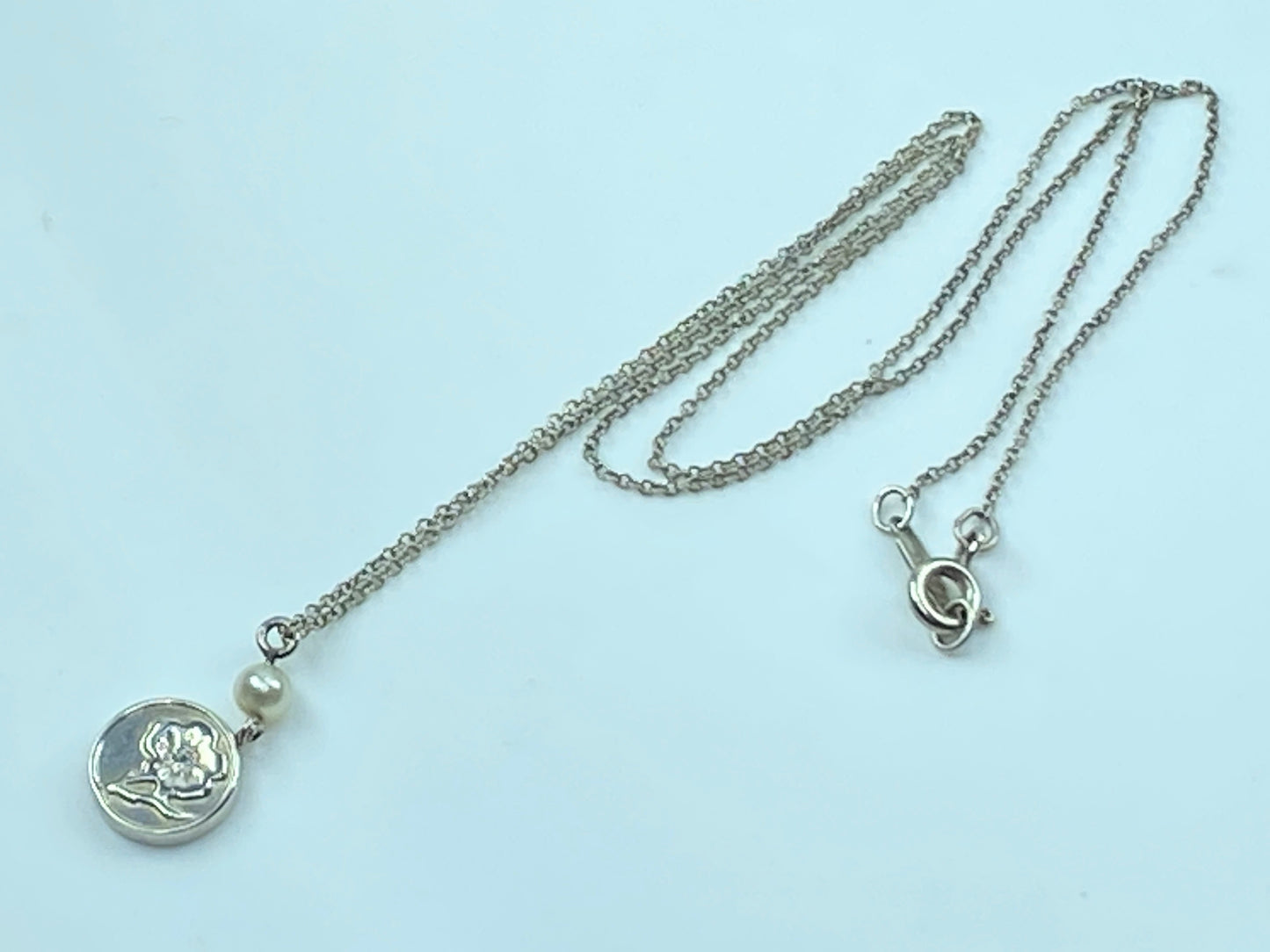 Tiffany & Co. Silver Hibiscus cultured Pearl Necklace Pendant necklace 16" JR364