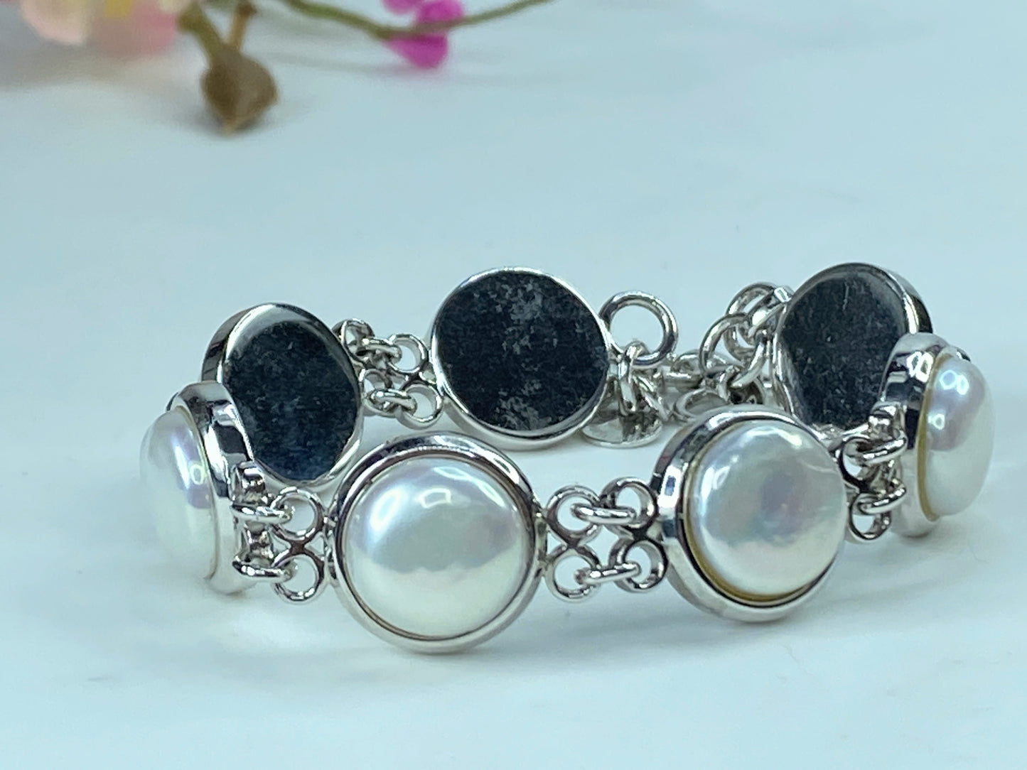 Tiffany & Co. Sterling silver Retired Iridesse Pearl bezel link bracelet JR382