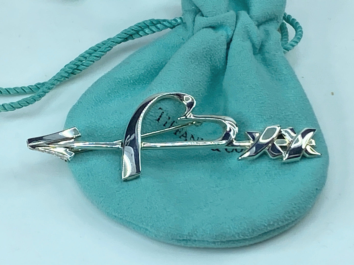 1990s Tiffany & Co Estate Heart & Arrow Brooch Silver By Paloma Picasso JR298