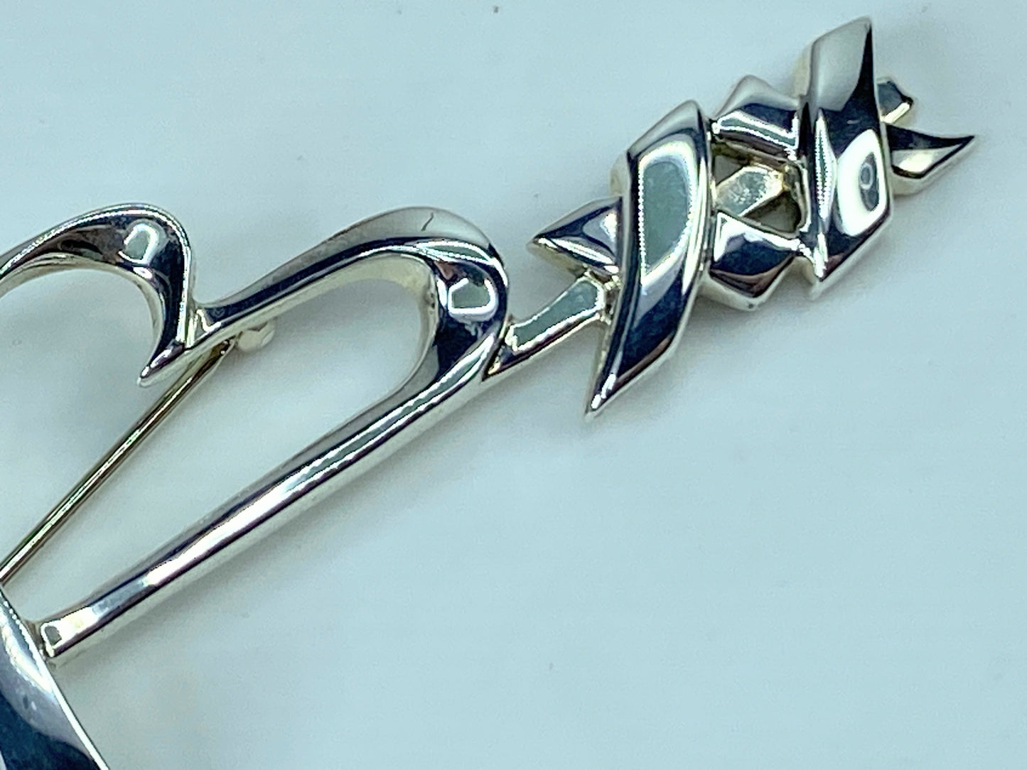 1990s Tiffany & Co Estate Heart & Arrow Brooch Silver By Paloma Picasso JR298