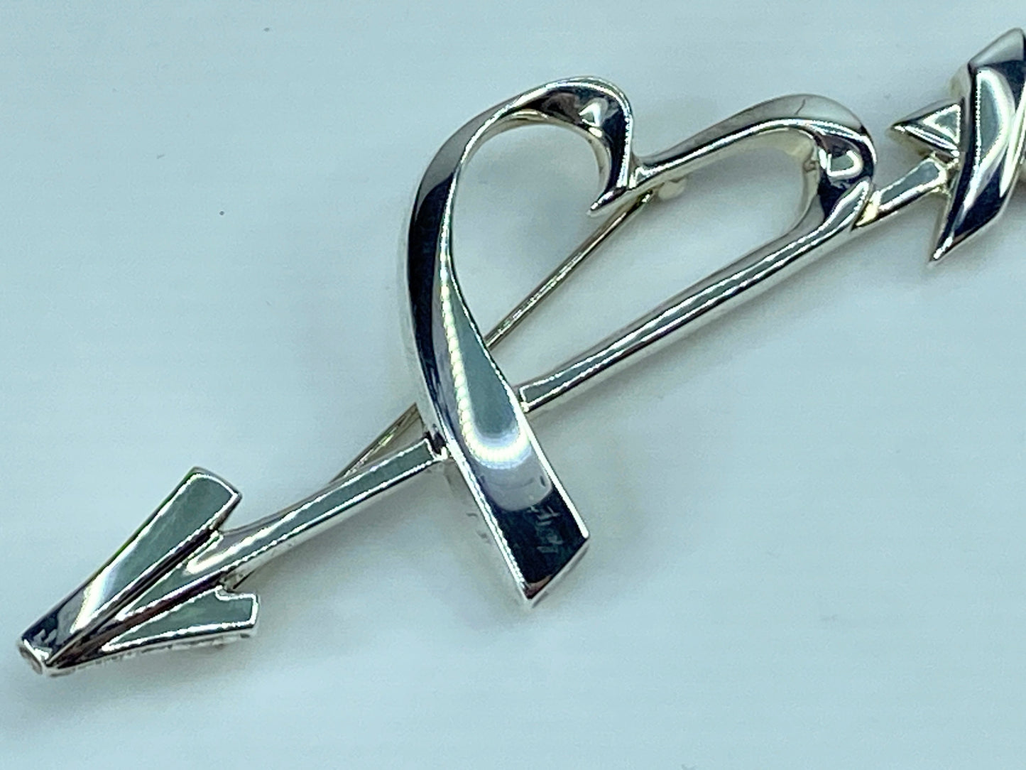 1990s Tiffany & Co Estate Heart & Arrow Brooch Silver By Paloma Picasso JR298