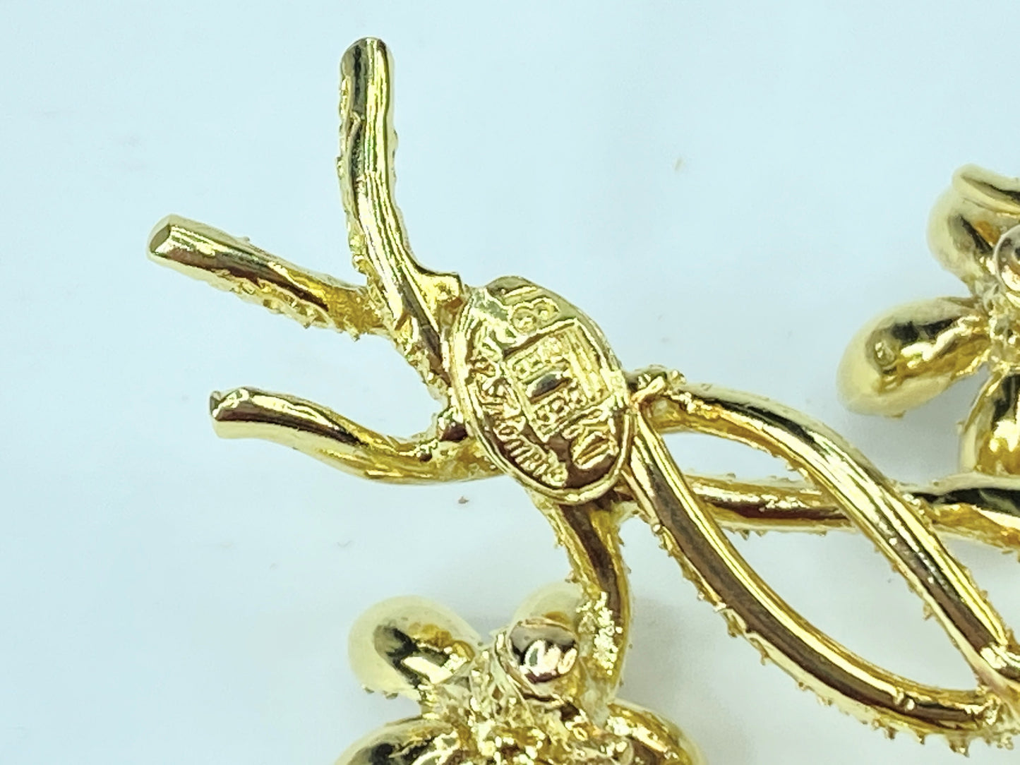 La Triomph 18K Gold and Diamond Tremblant Articulated Floral Pin Brooch JR987