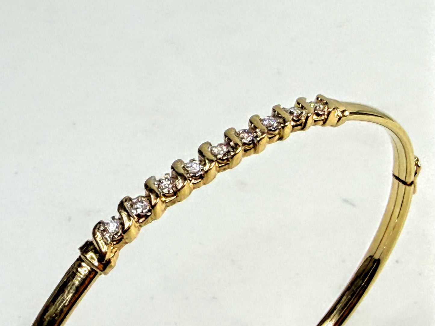 10K Yellow Gold 0.25ct G/VS2 Diamond Bangle Bracelet 4.9g, 7" JR1499