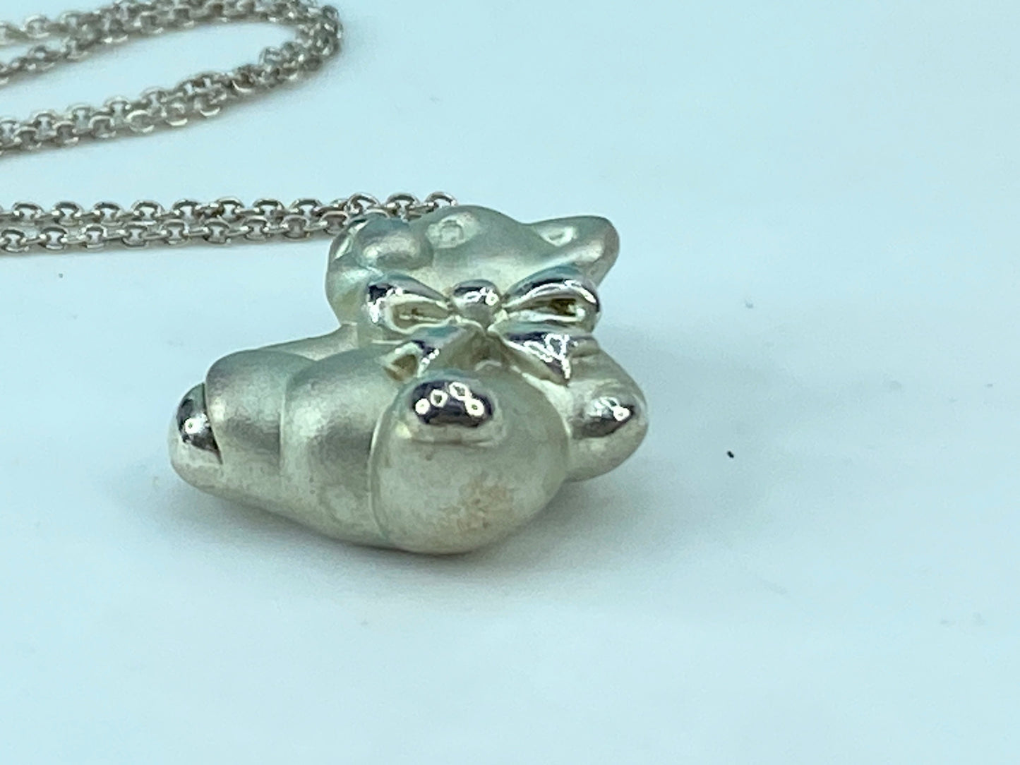 Tiffany & Co Sterling Silver Teddy Bear with Ribbon Bow Necklace 16" Chain JR324