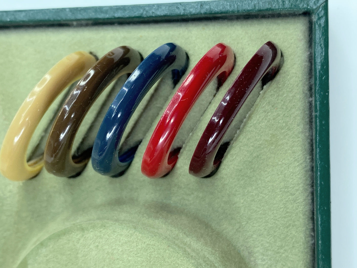 Gucci Change Bezel 12 Colors White & Gold Women's Watch Plating Quartz Box GS405