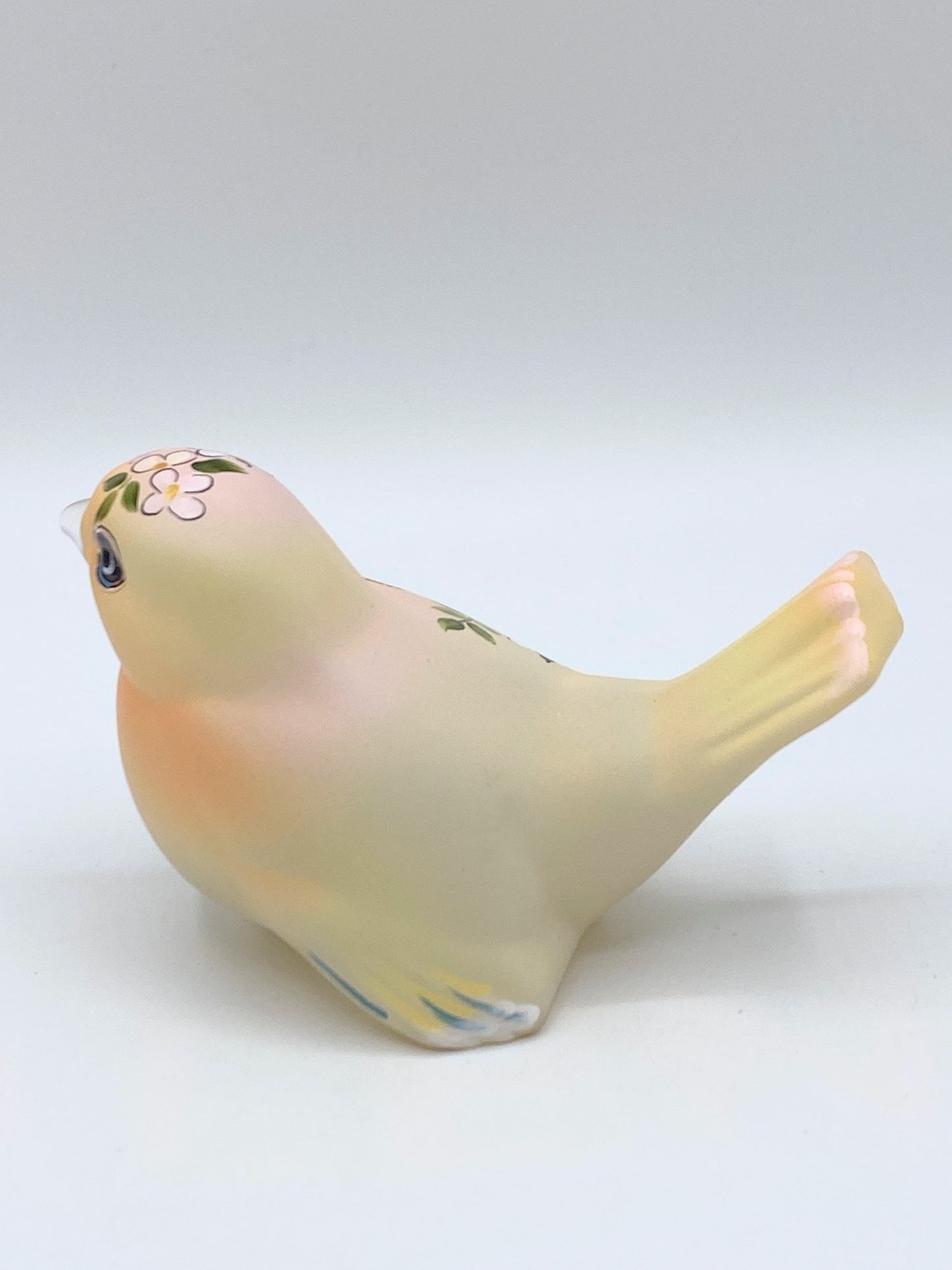 #3/21 Fenton Le frosted Crystal HP birdhouse & Bees songbird figurine 4.5" A247