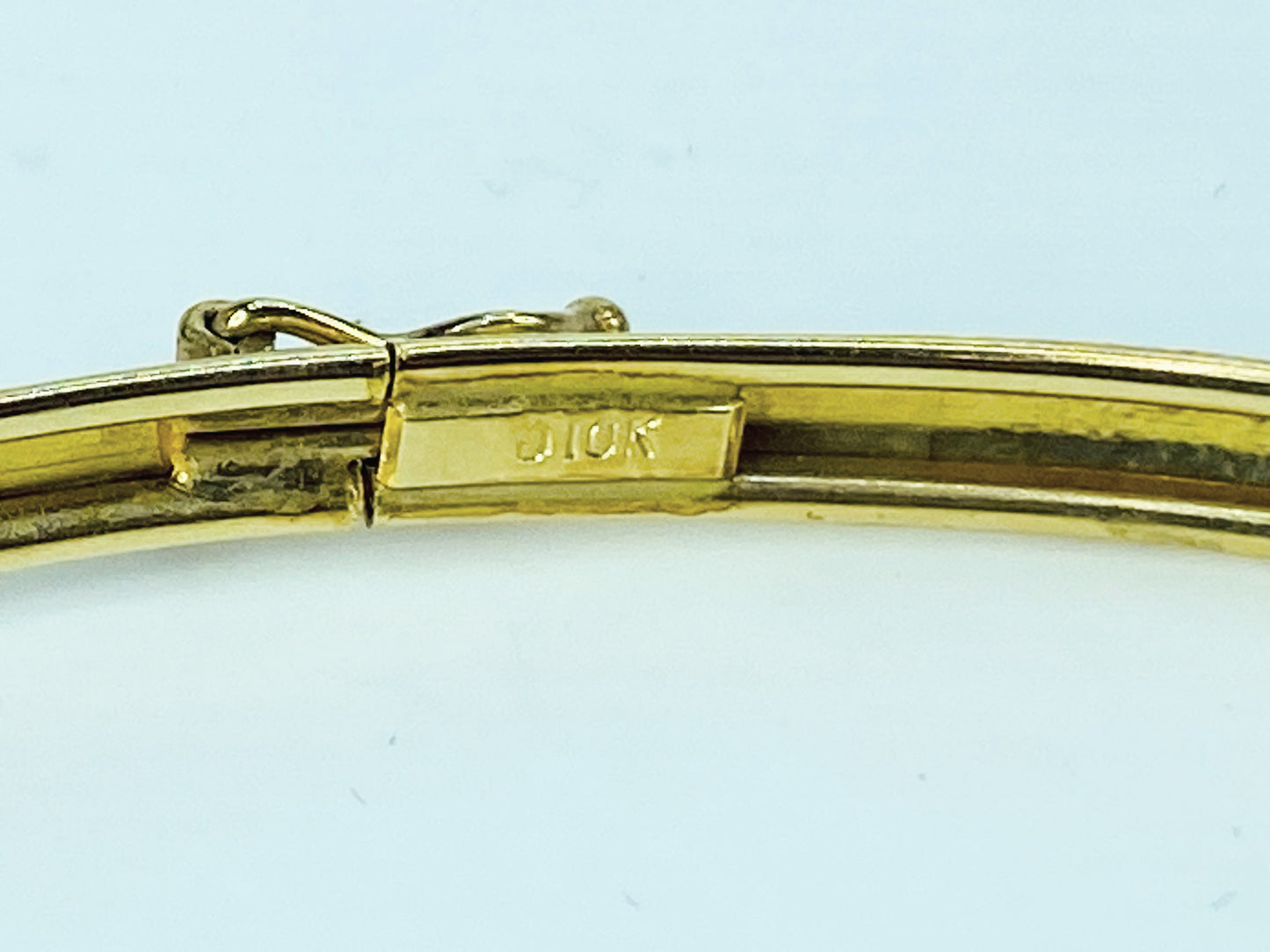 Bracelet bangle 10-carat yellow gold 9 round diamonds bangle 7" 4.8g JR1014