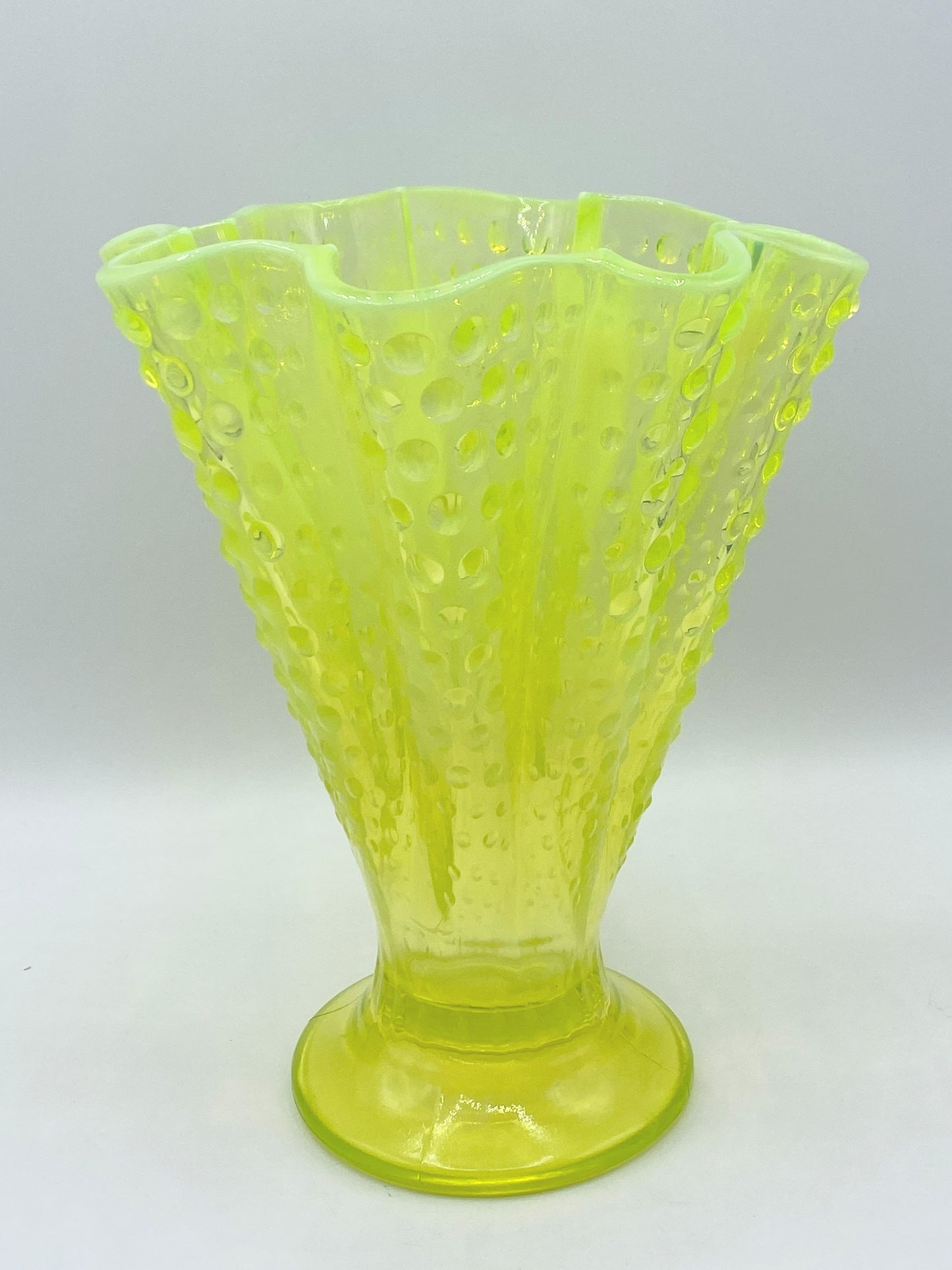 c1959s Exceptional Fenton Topaz Hobnail Opalescent 8 3/4" Handkerchief Vase A259