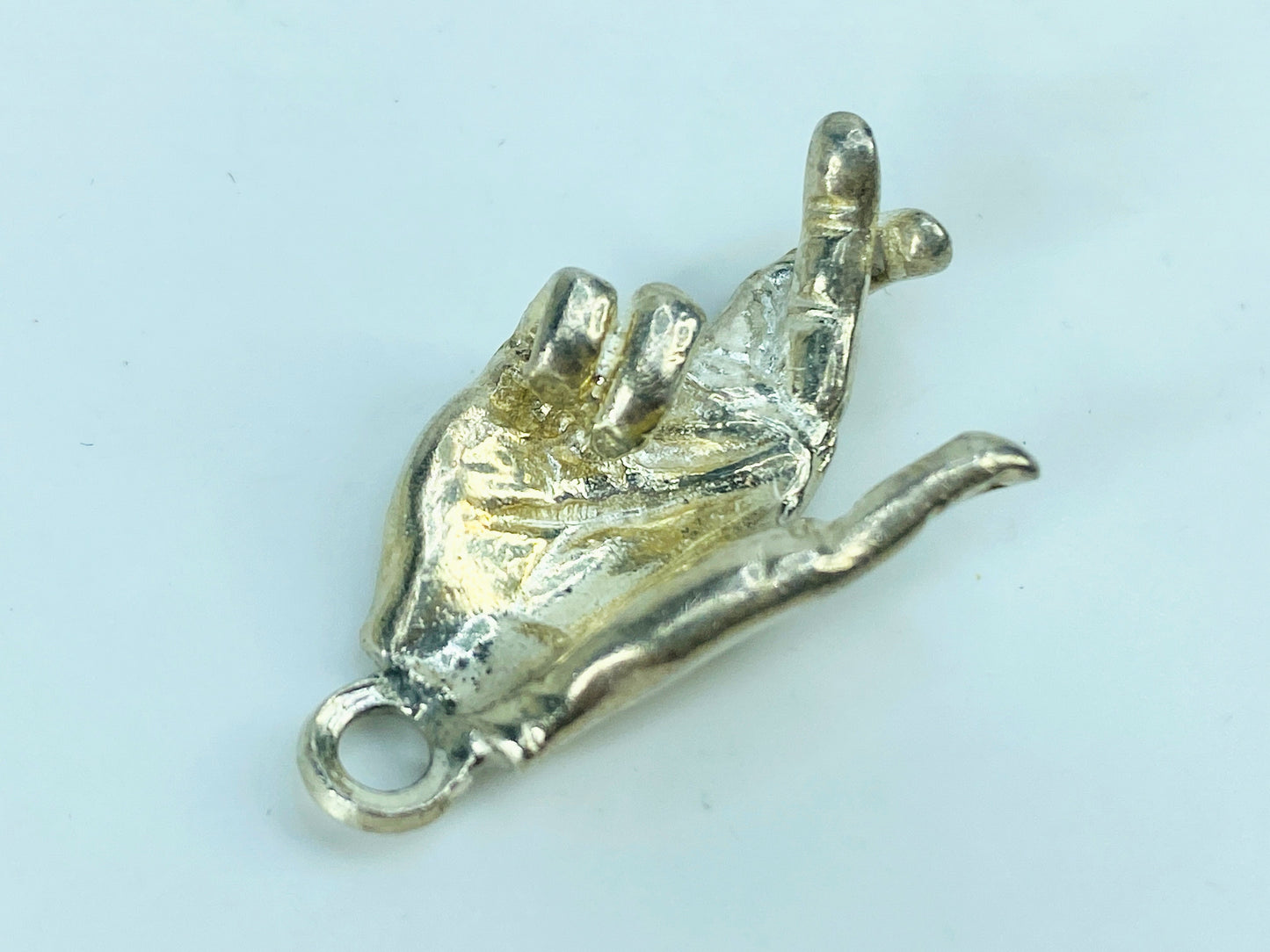 Solid Sterling Lucky Crossed Fingers Sign Language 18.5 x 14 x 11.2 6.9g JR1021