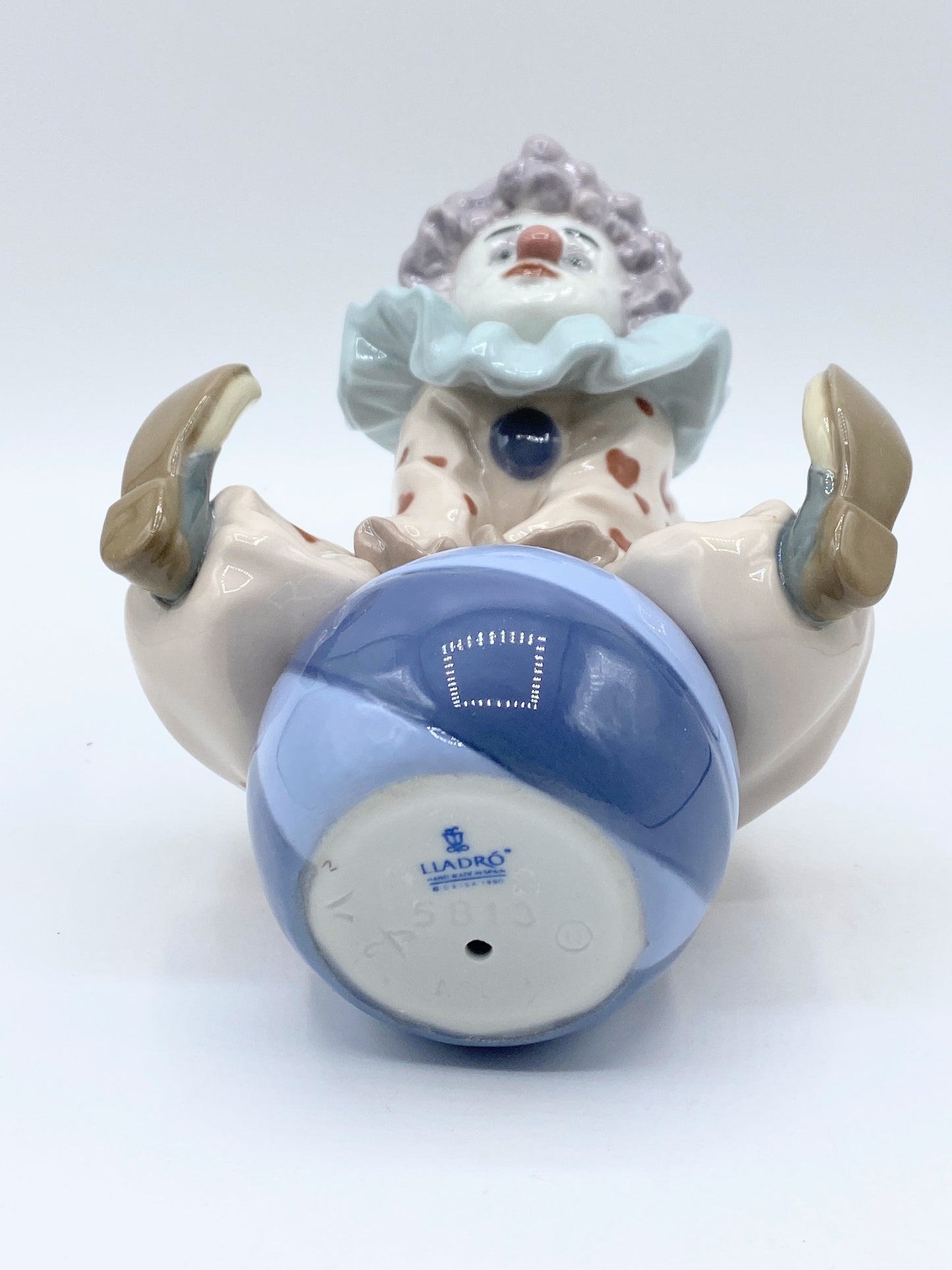Lladro “ Having A Ball “ 5813 Young Clown Balancing On Ball A265