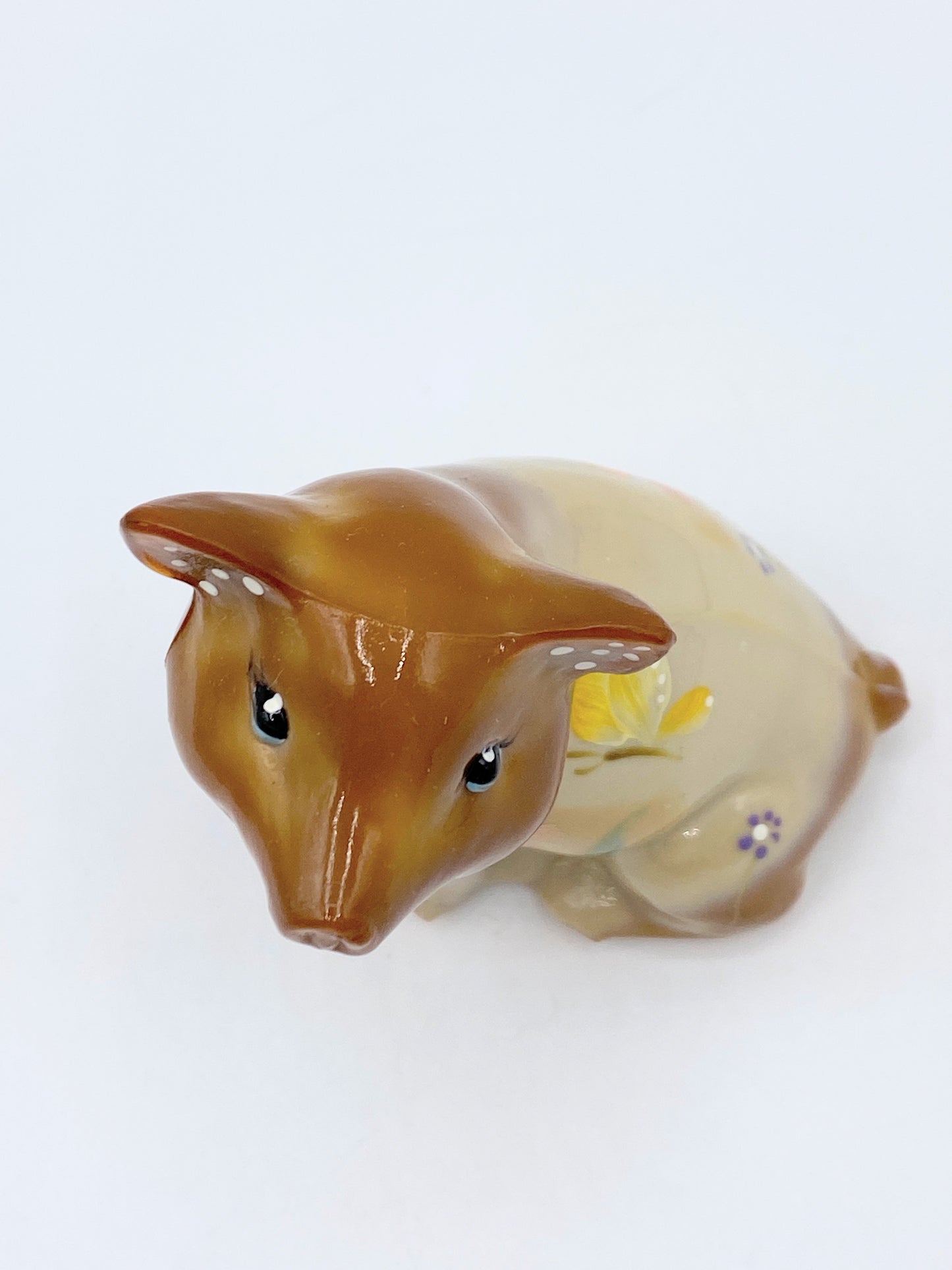 2009 Fenton Caramel Piggy Beige outfit HP Flower & Butterfly by J Cutshaw A269