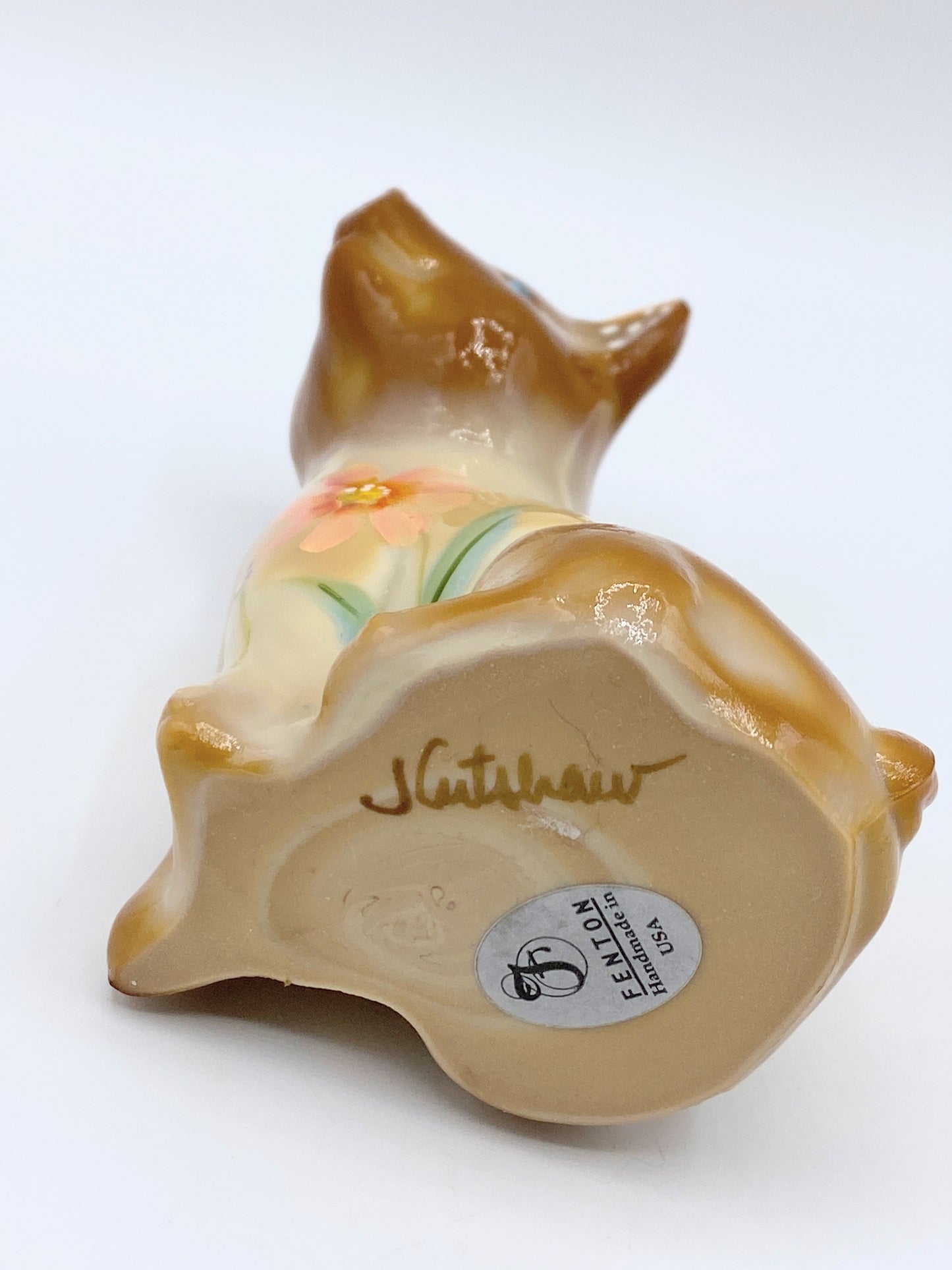 2009 Fenton Caramel Piggy Beige outfit HP Flower & Butterfly by J Cutshaw A269