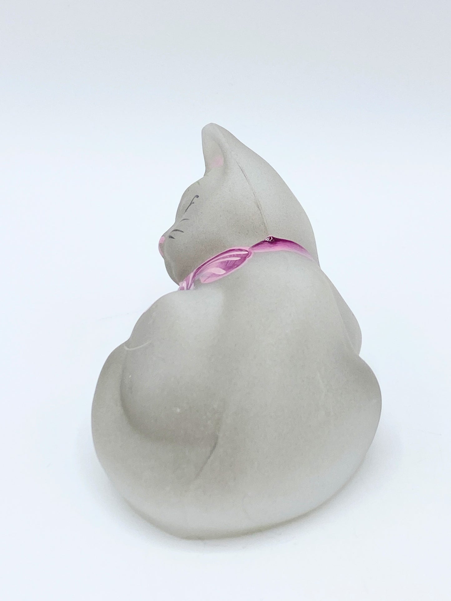 Fenton Sleeping Kitty Christmas Cat Satin grey Holly pink strip ribbon A269