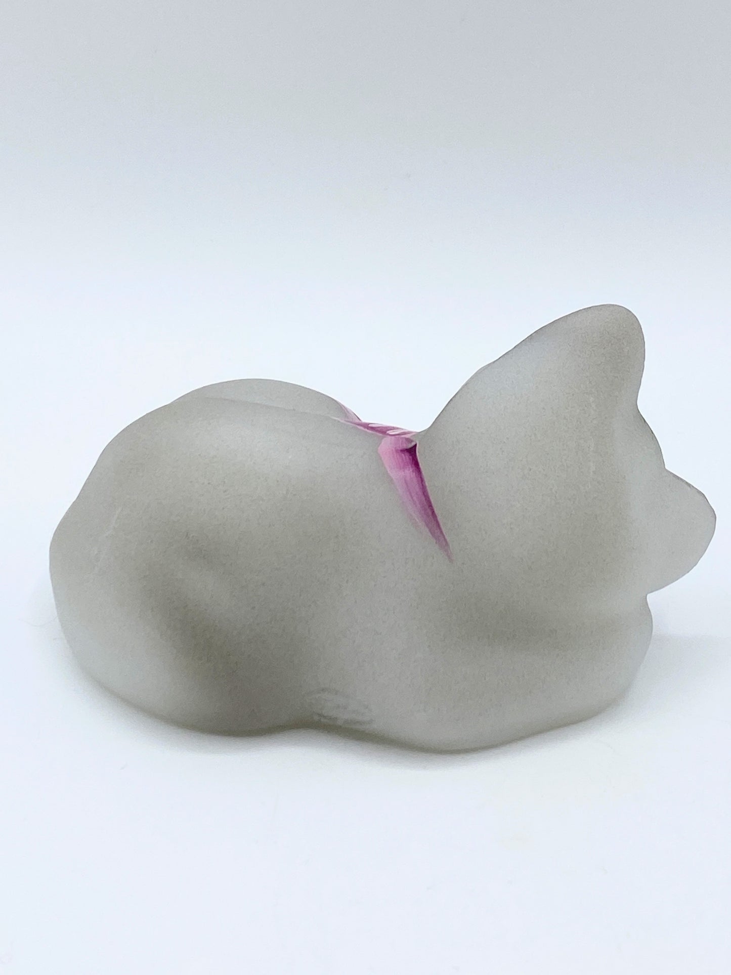 Fenton Sleeping Kitty Christmas Cat Satin grey Holly pink strip ribbon A269