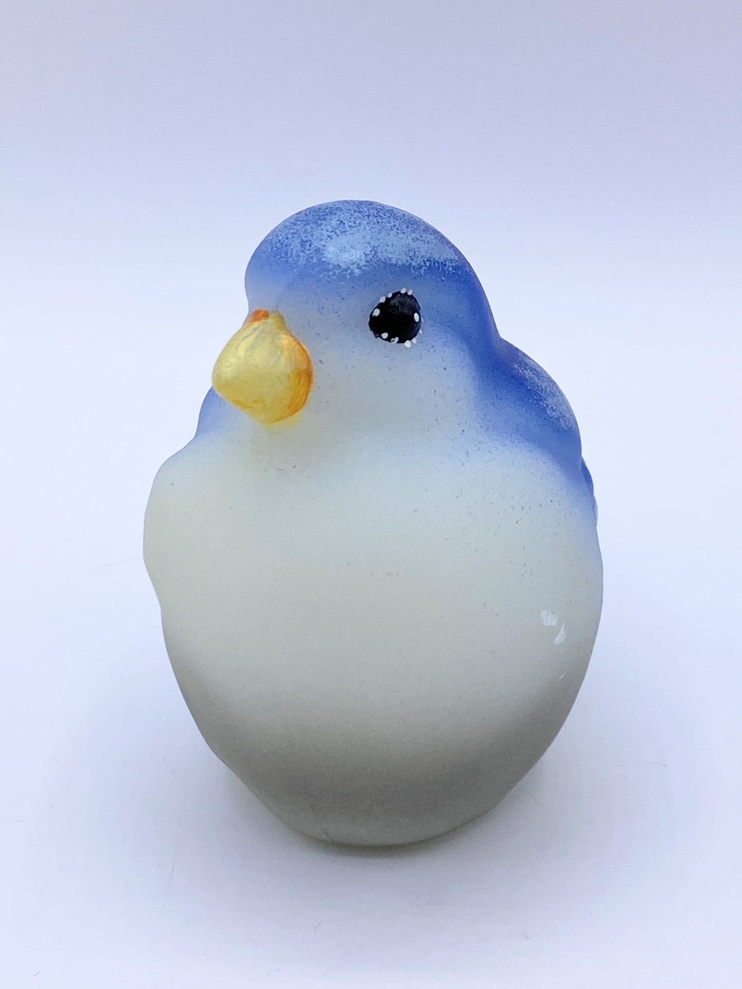 Limited Edition Fenton art Glass Lavender-Blue yellow bead songbird A271
