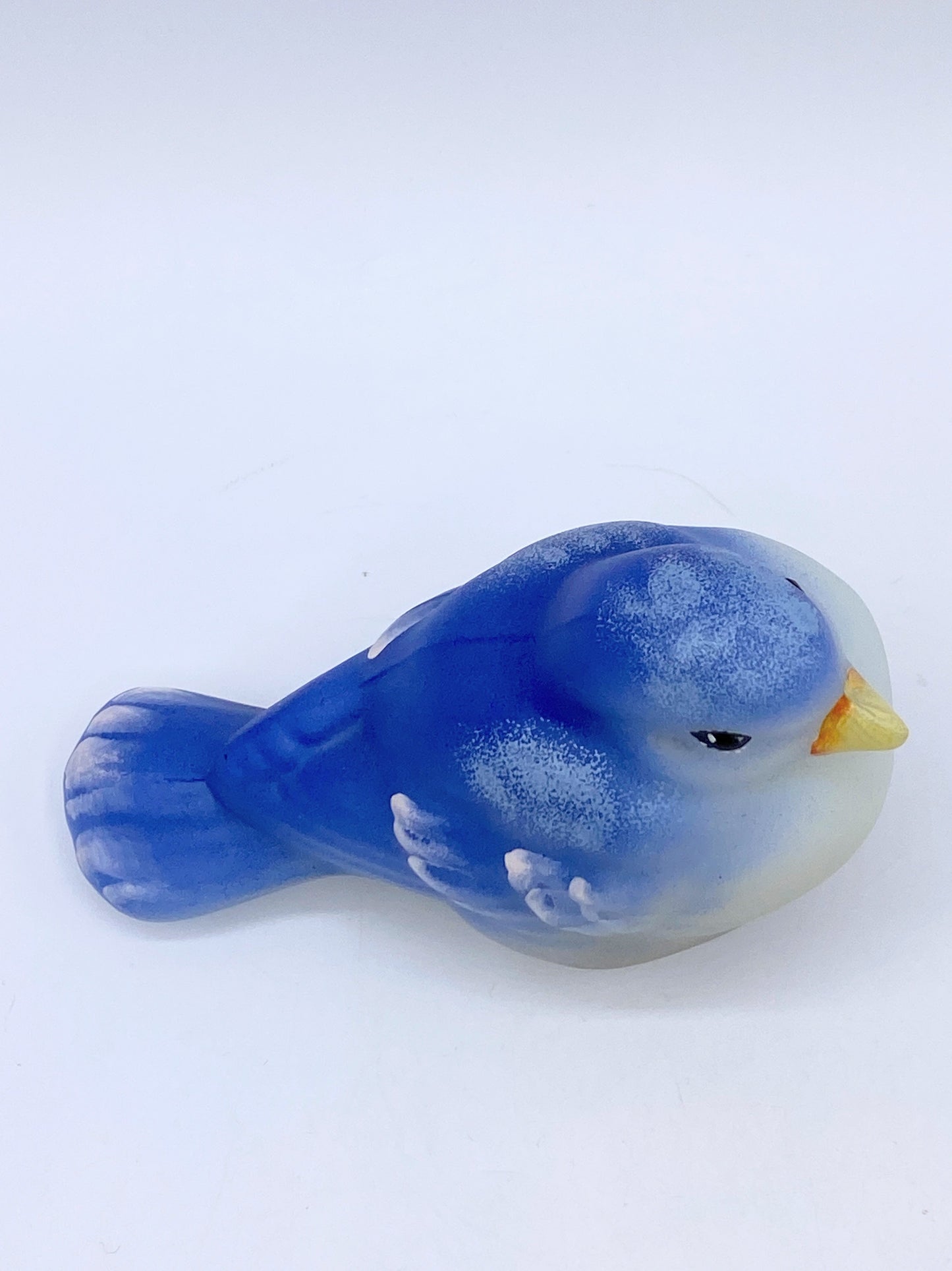 Limited Edition Fenton art Glass Lavender-Blue yellow bead songbird A271