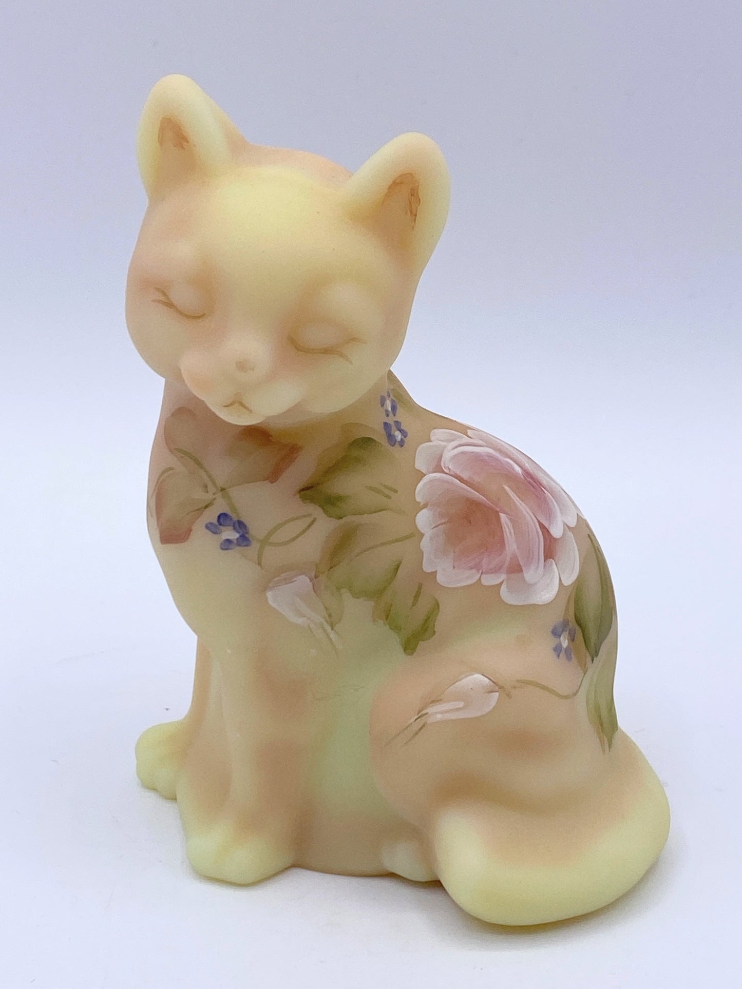 Fenton by M Kibbe Burmese glows Rose body sitting cat eye closed A275