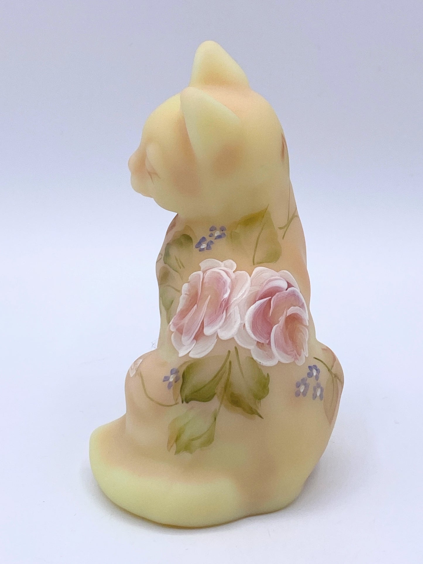 Fenton by M Kibbe Burmese glows Rose body sitting cat eye closed A275