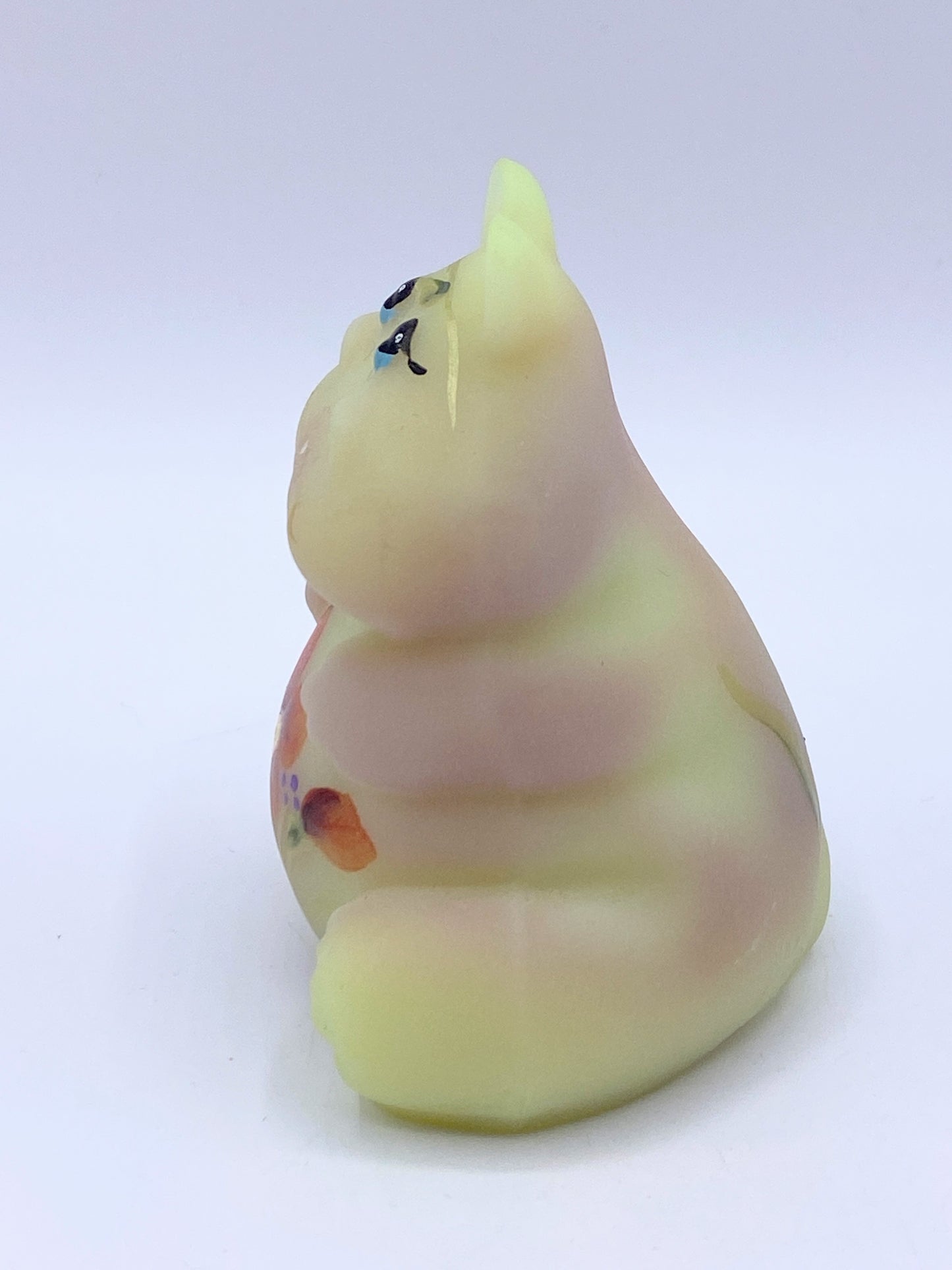 Fenton adorable Hippo Burmese Glows Red FLower decoration by D Custsham A276