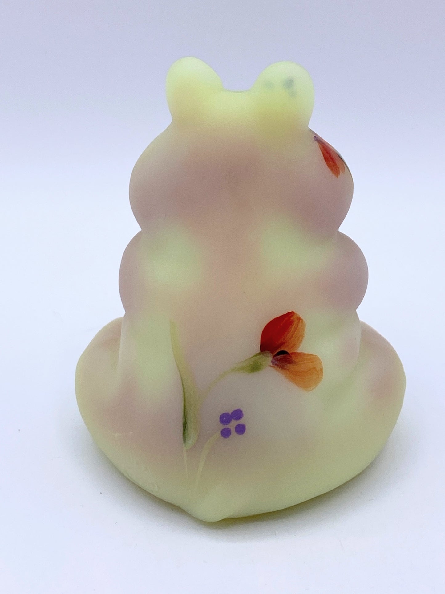 Fenton adorable Hippo Burmese Glows Red FLower decoration by D Custsham A276