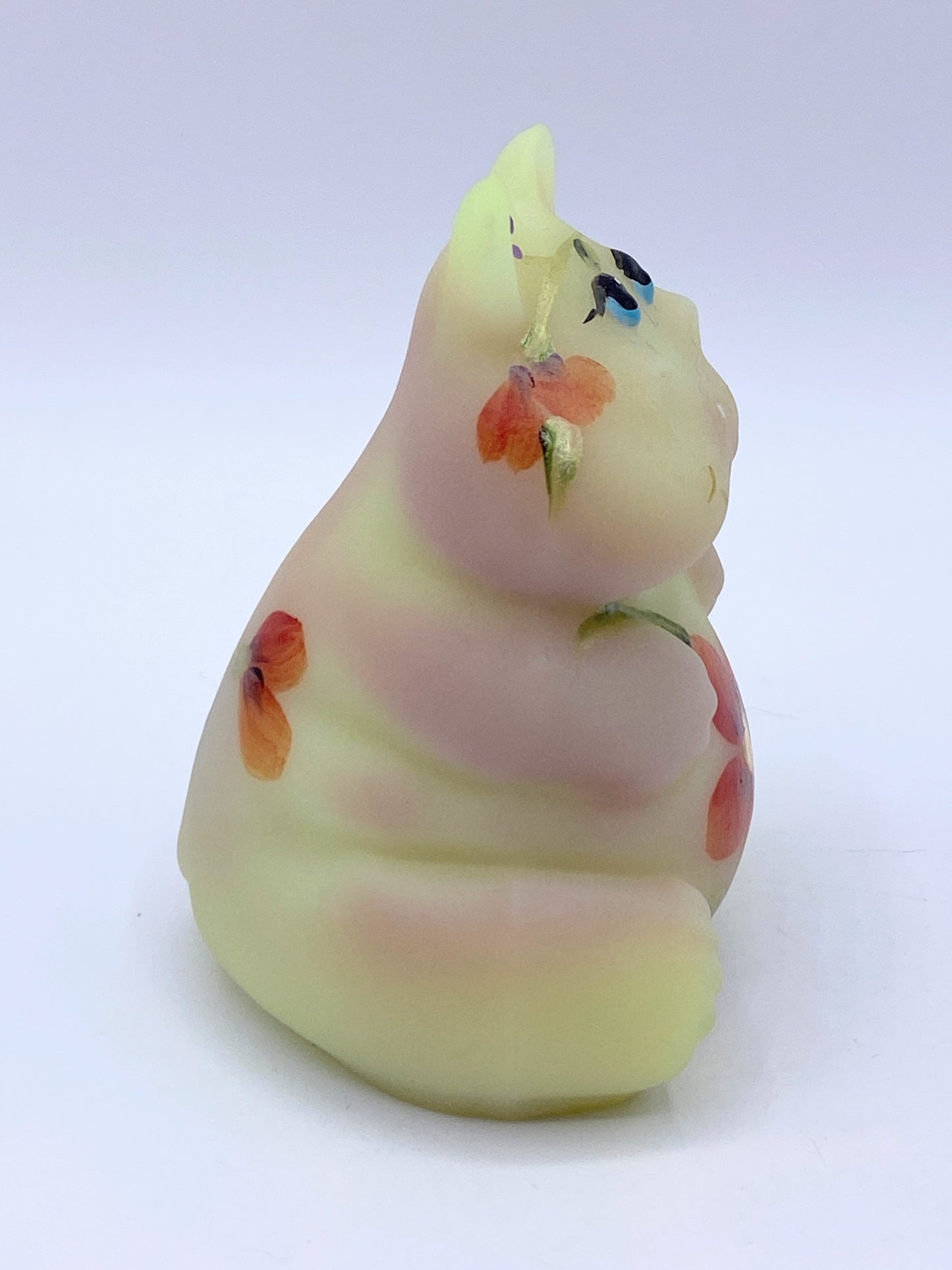 Fenton adorable Hippo Burmese Glows Red FLower decoration by D Custsham A276