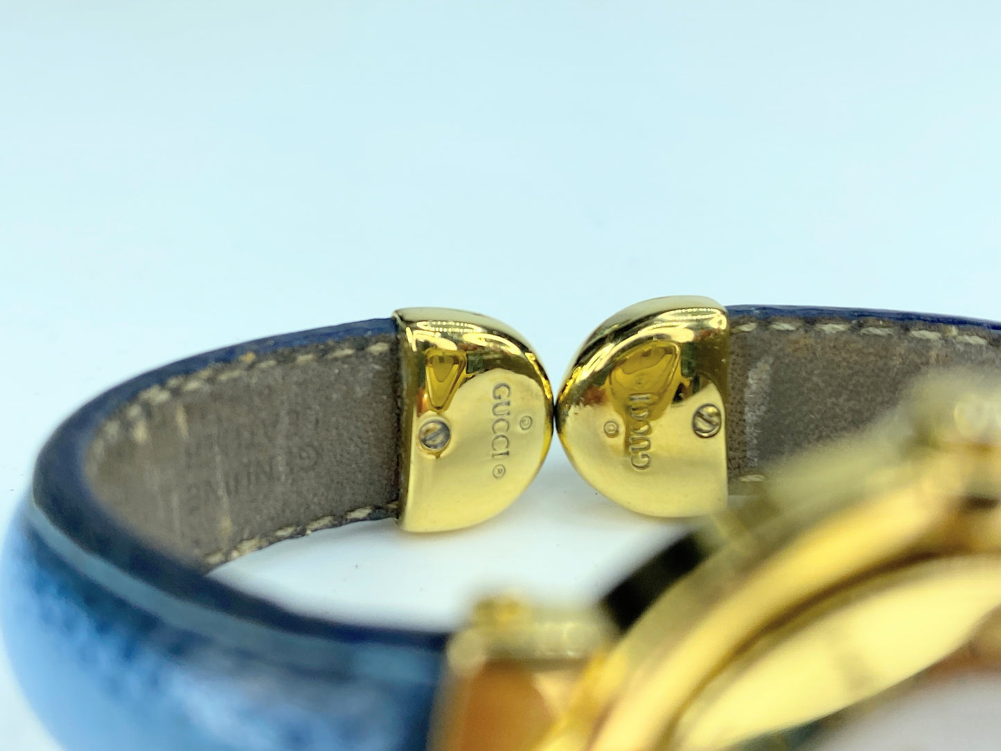 GUCCI Turn Face Quartz Gold Blue Leather Round Analog Women's New battery GS162