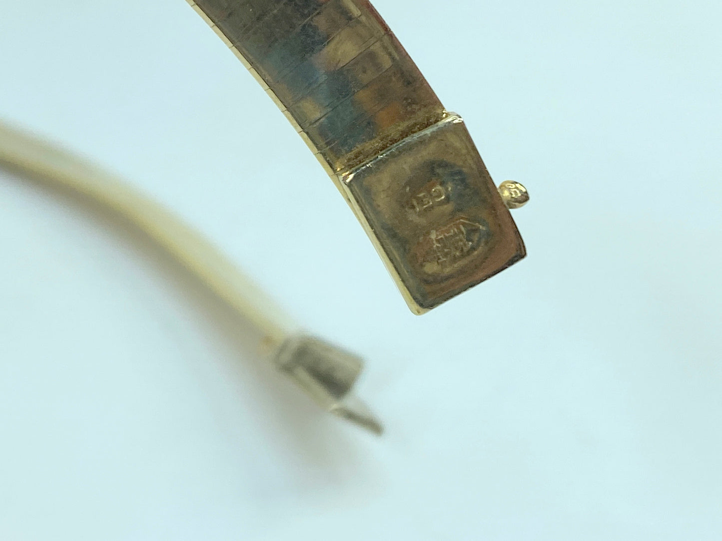 14K Polished Flexible 8mm Omega 7.12ct Oval Opal pendant Choker Necklace JR701