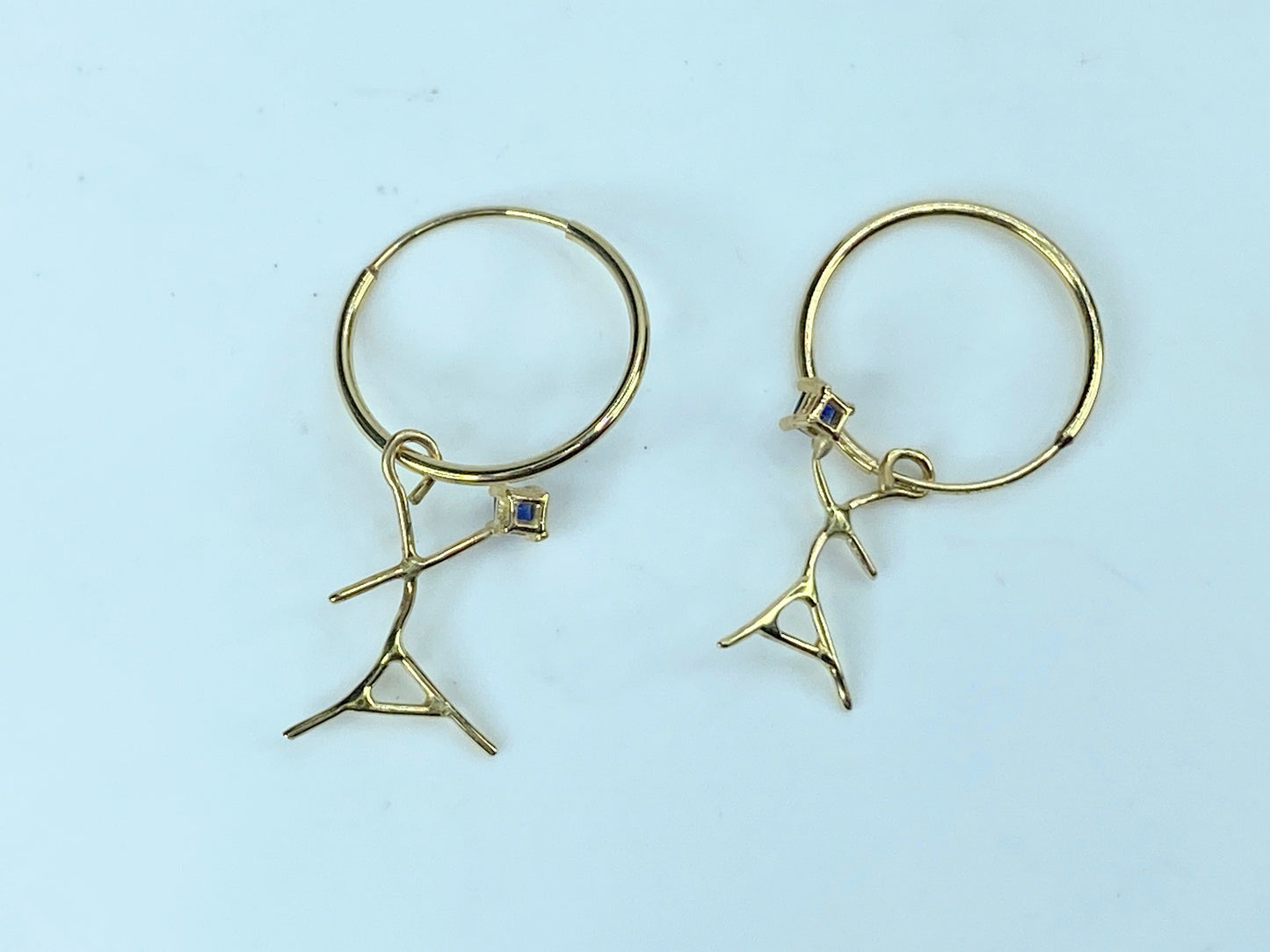 Handmade 14K yellow gold natural Sapphire Dancer Hoop earring JR9146
