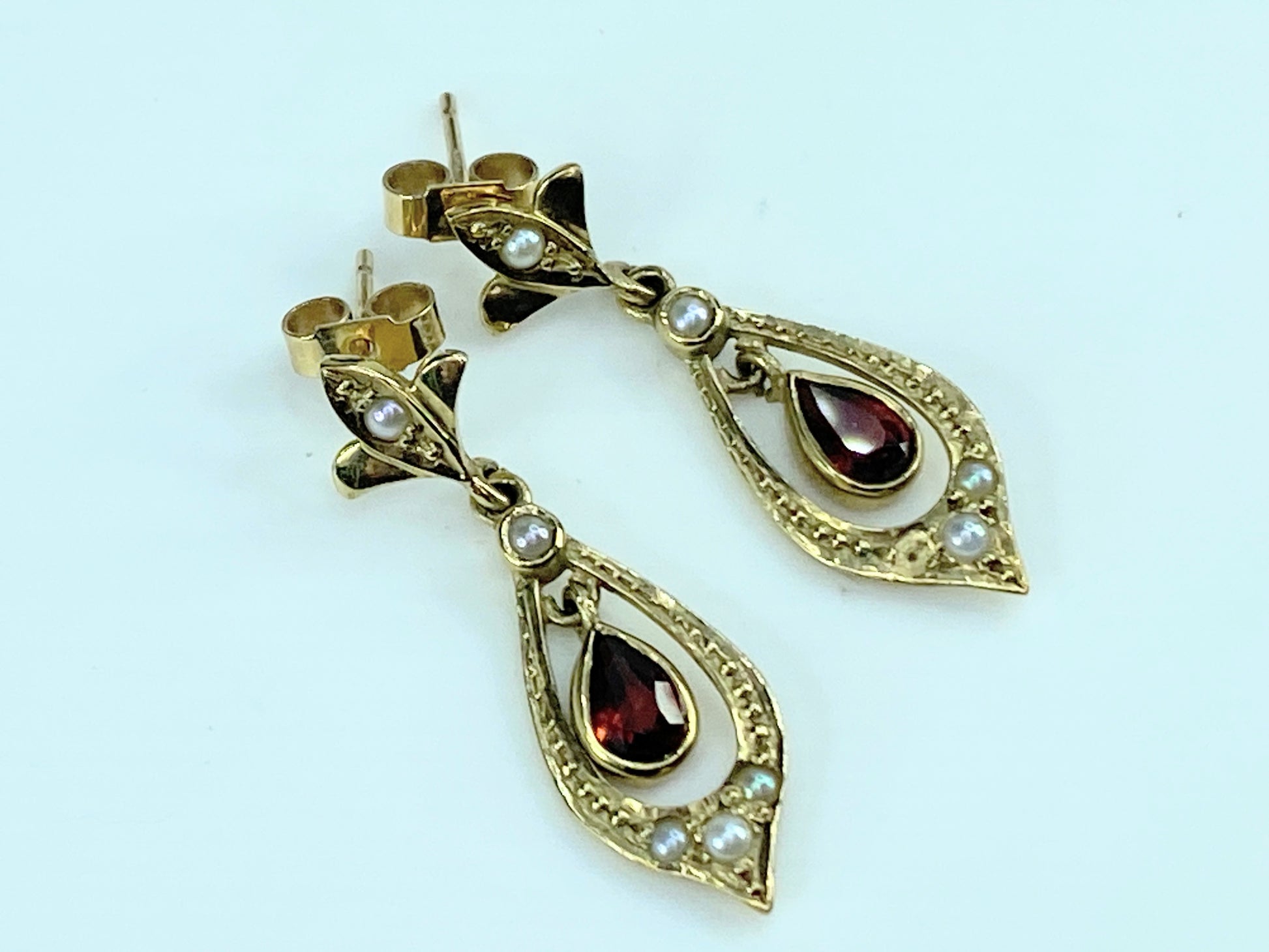 Deco 15k Garnet cultured Split Pearl dangle earrings 3g 1.25" JR9950