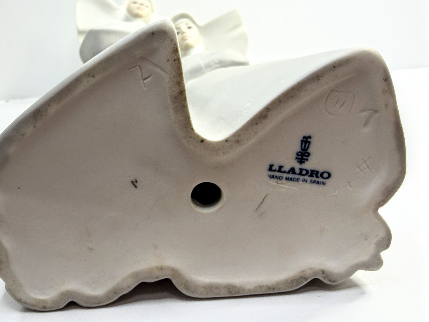 Lladró 4611 Nuns Figurine Light Blue Rosary Porcelain Spain satin finished A908