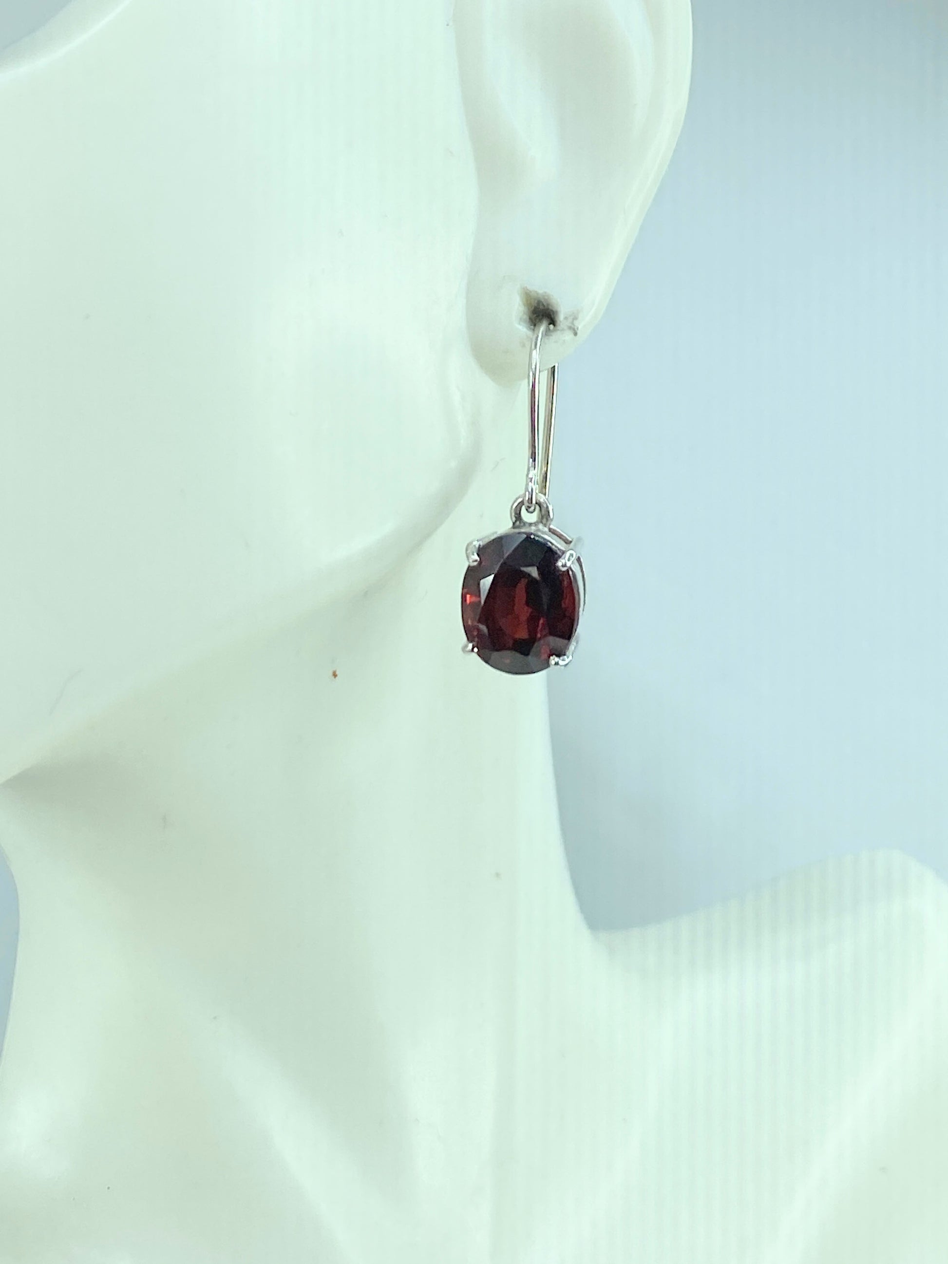 Mid Century 18k 7.7ct Oval faceted natural Garnet dangle earrings 5g 1" JR9976