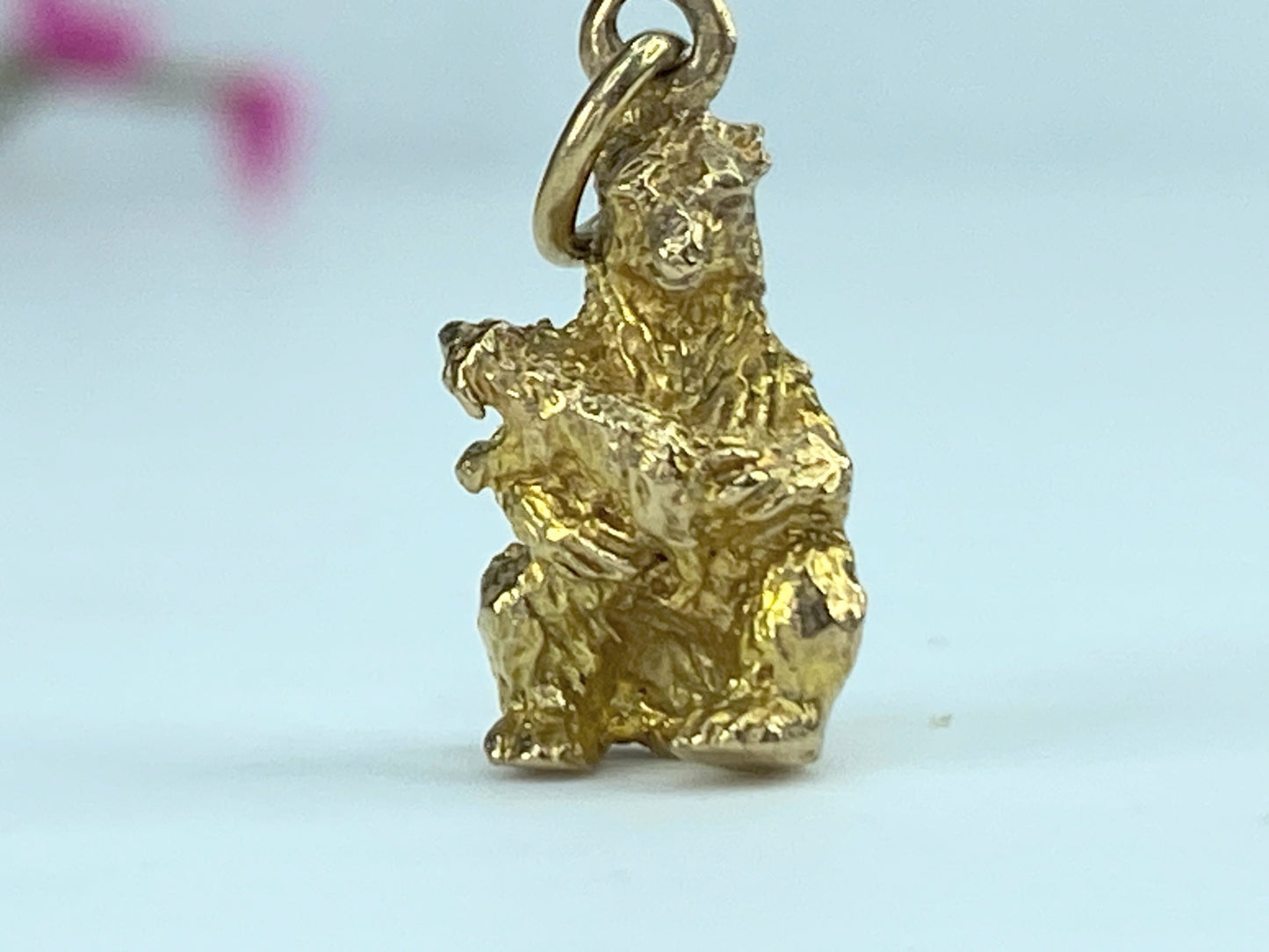 Vintage 9 Karats solid yellow gold 3 dimensional Black Bear charm pendant JR9984