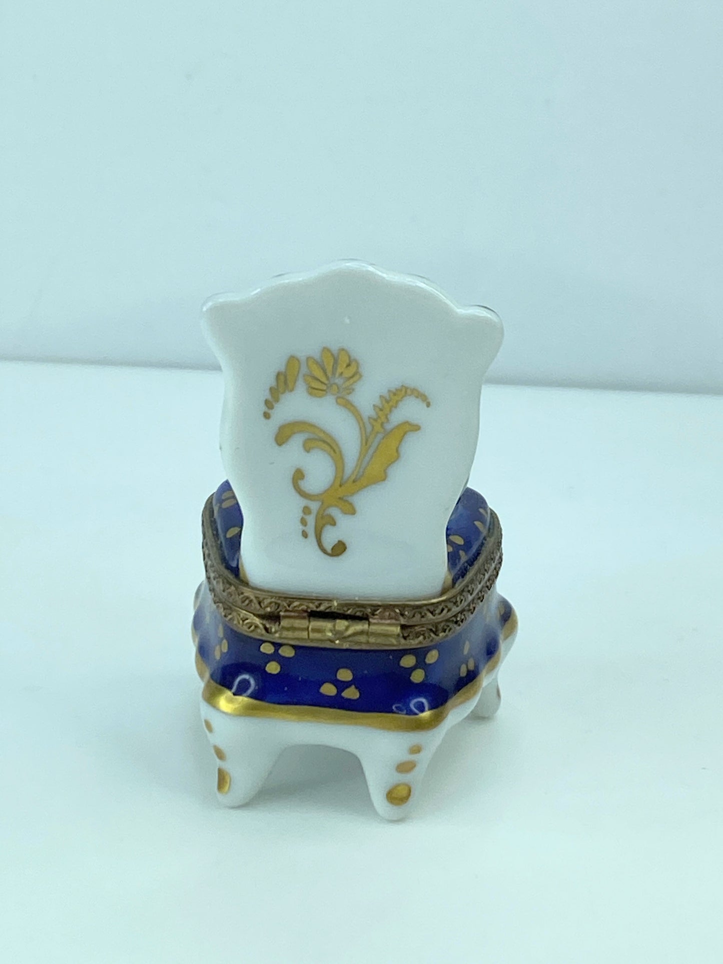 Marque Deposee Limoges France Cat Napping on Blue Chair Trinket Box 2 3/8" A321