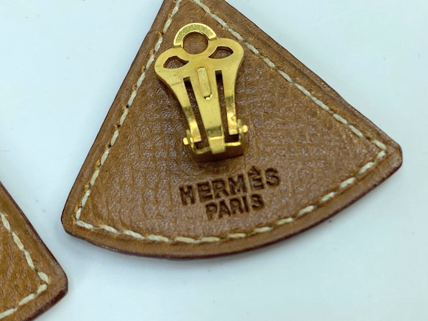 Vintage Hermès Caramel Swift Triangular Earrings in box GS663
