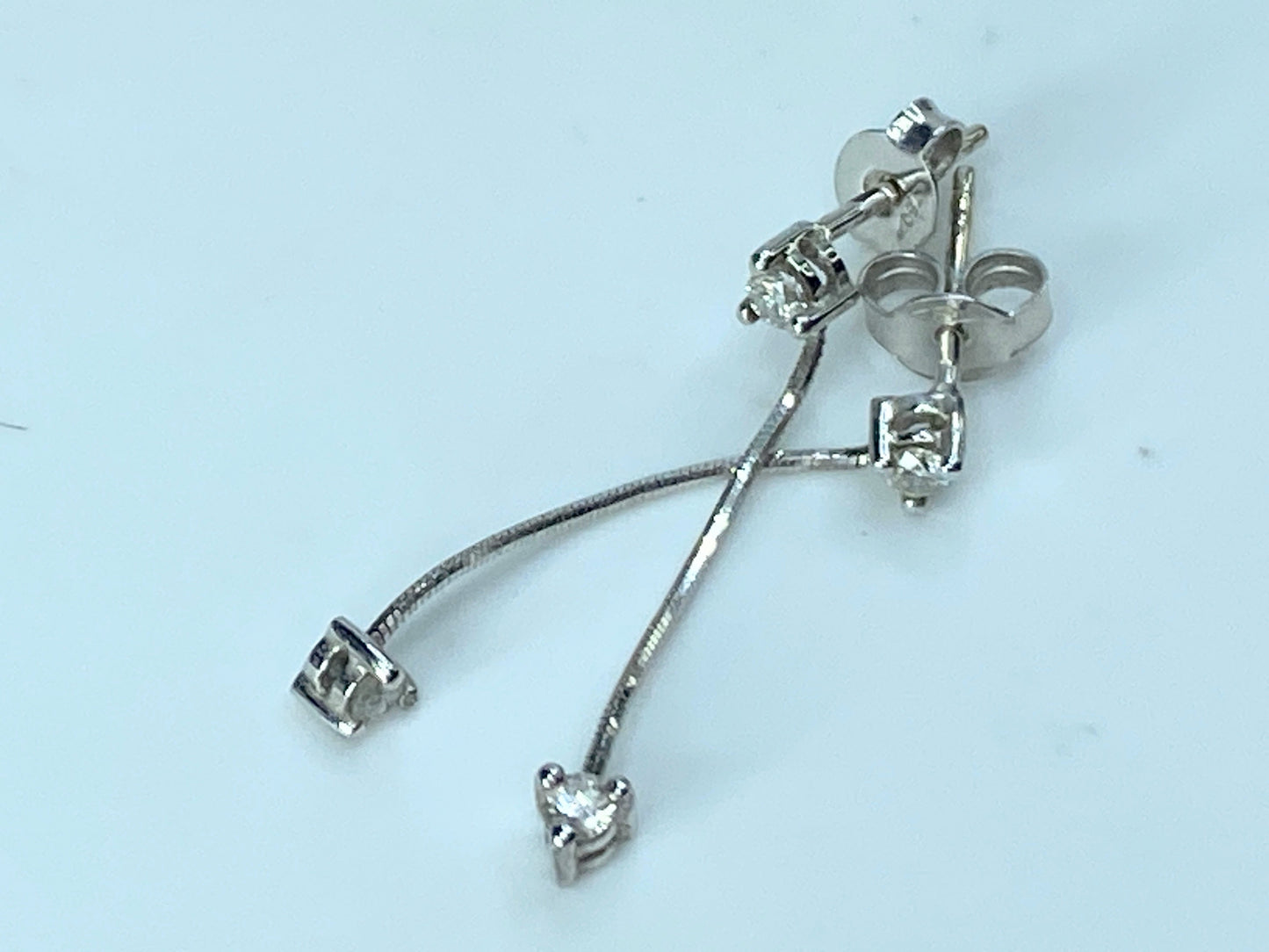 18K white gold 0.2ct round cut Diamond dangle earrings 1.0" 1.4g JR0017