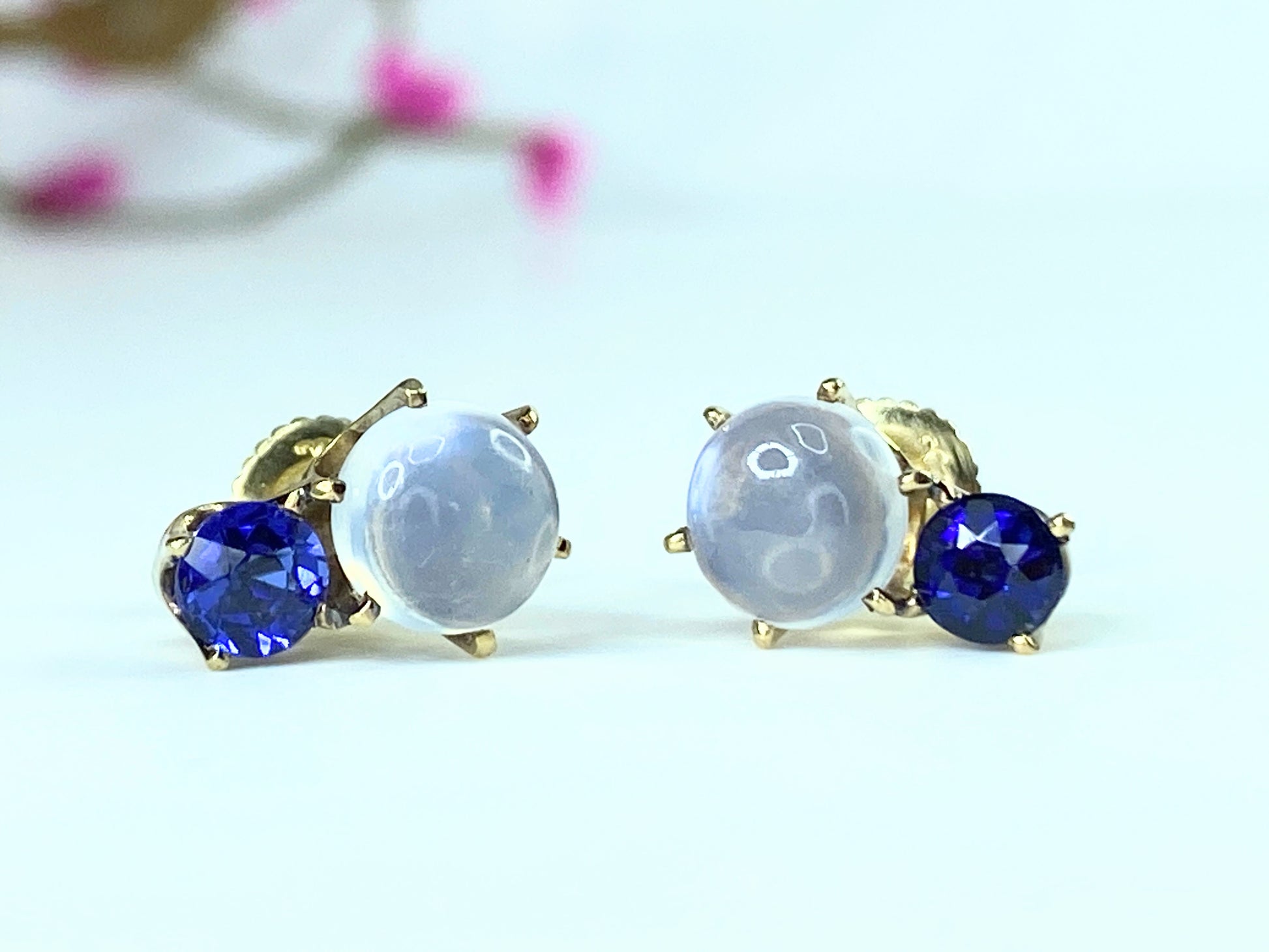 Art Deco 14K yellow gold Moonstone Sapphire stud earrings 3.5g JR9873