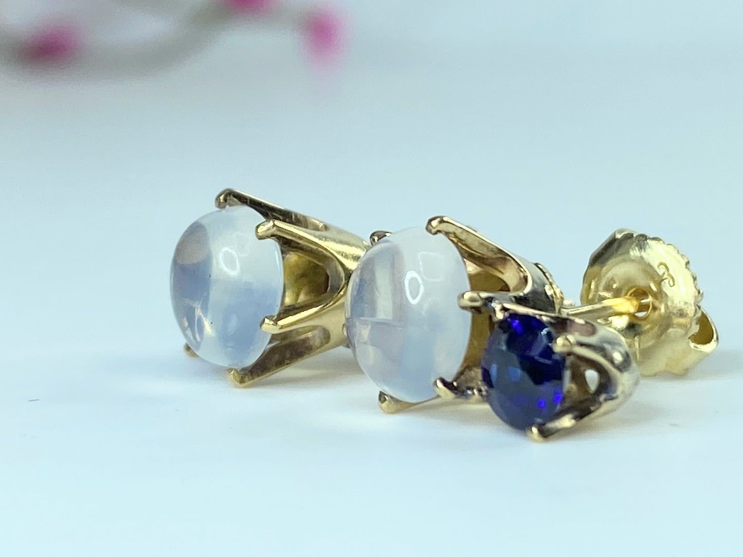 Art Deco 14K yellow gold Moonstone Sapphire stud earrings 3.5g JR9873
