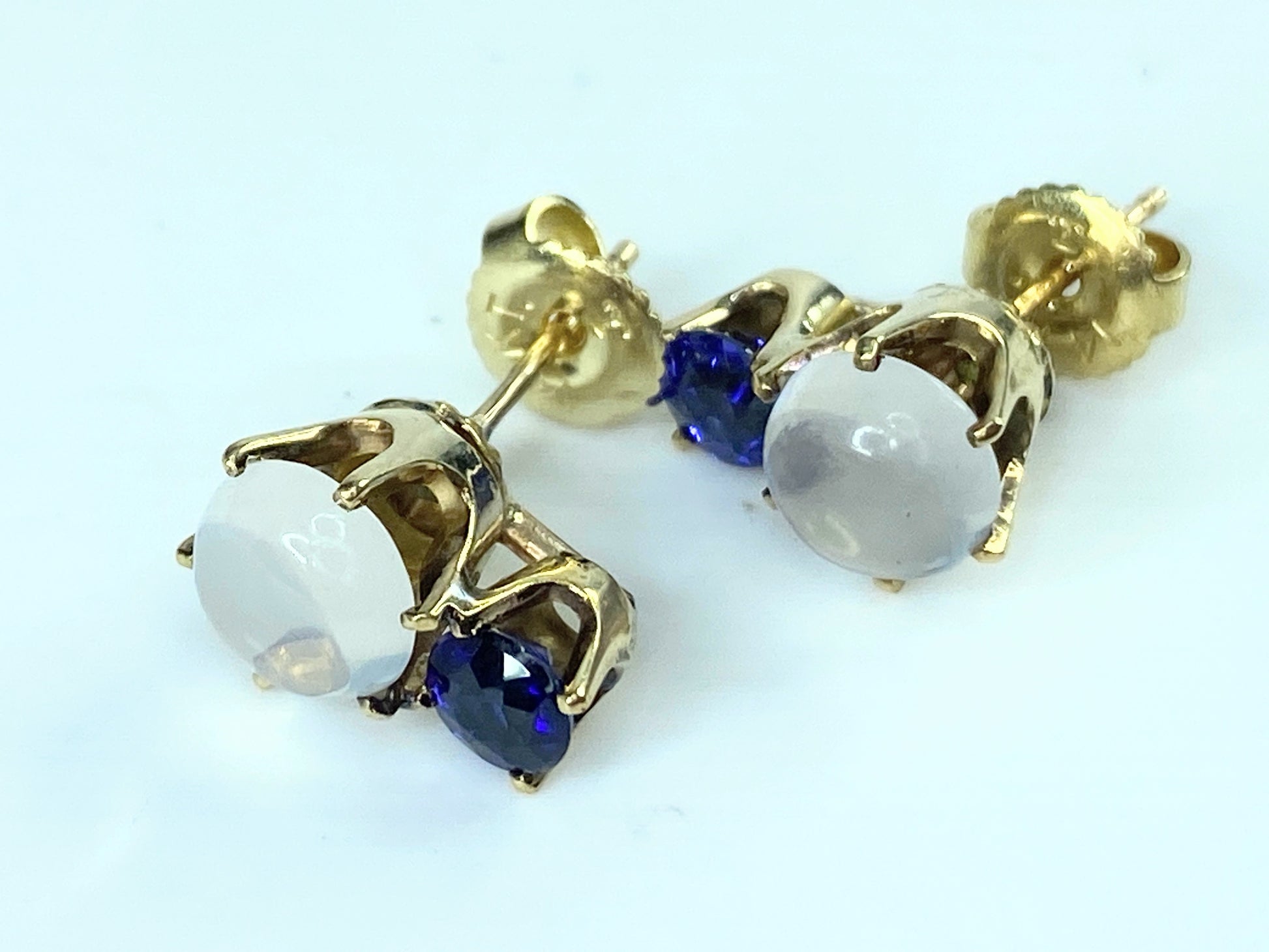 Art Deco 14K yellow gold Moonstone Sapphire stud earrings 3.5g JR9873