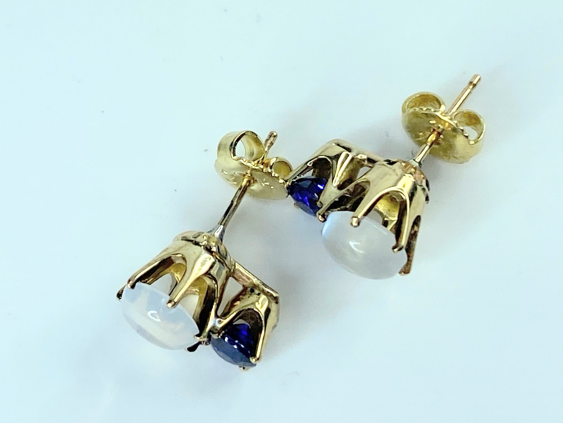 Art Deco 14K yellow gold Moonstone Sapphire stud earrings 3.5g JR9873