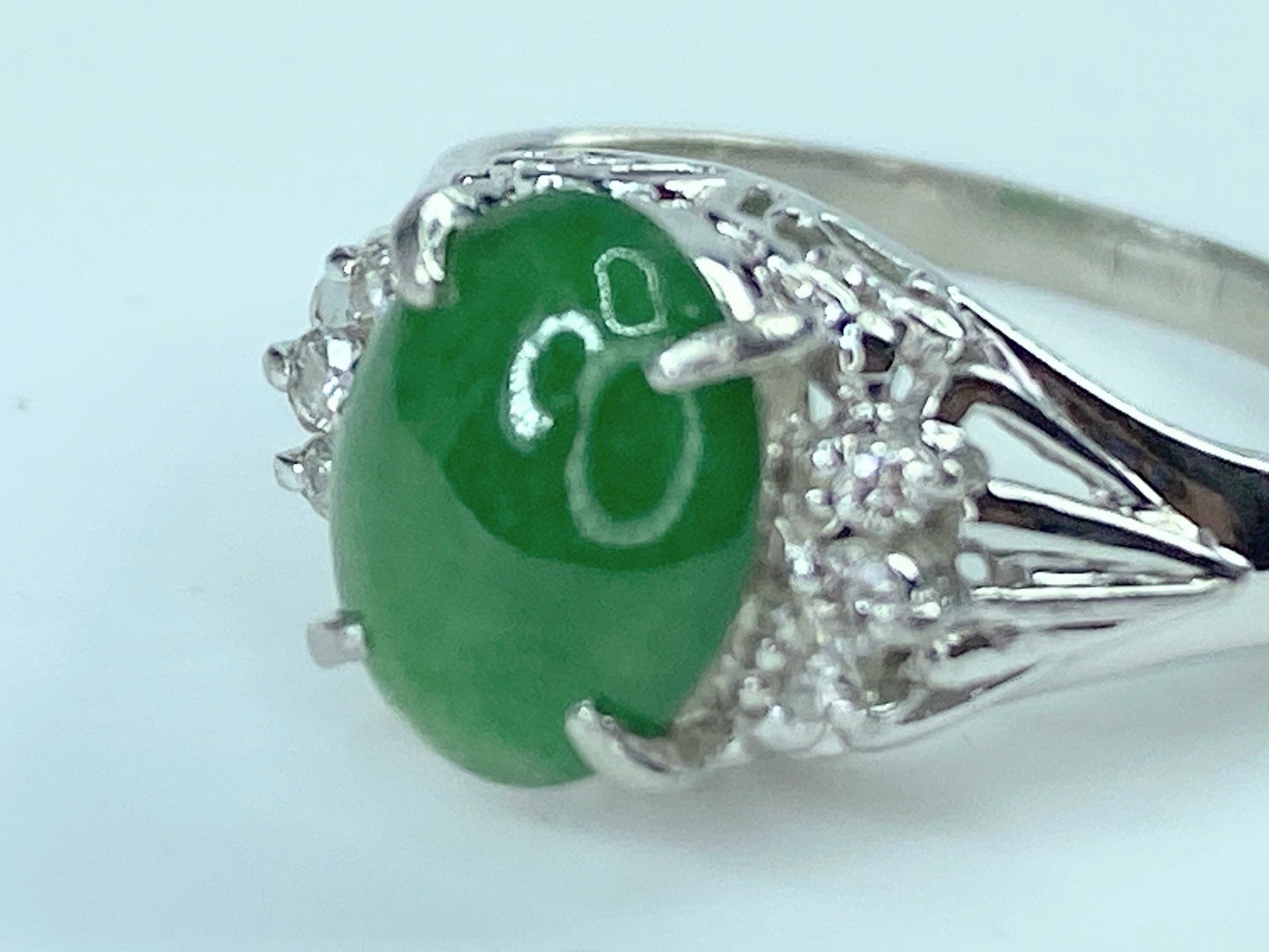 Platinum 1.45ct natural oval Jadeite Jade 0.09ct Diamond ring 5.2g s6.75 JR9886