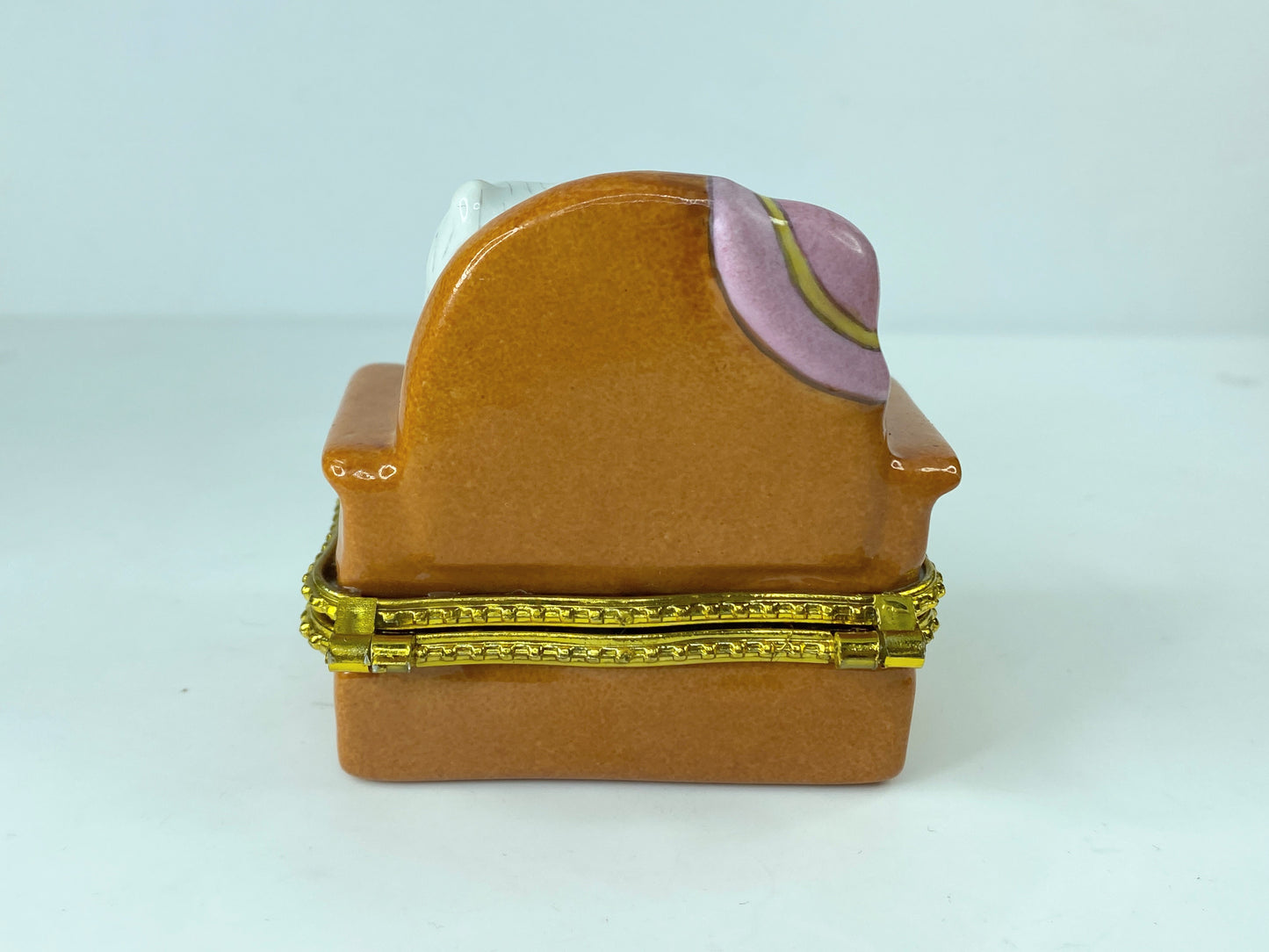 Limoges white Cat on French Sofa Trinket box 2 3/4" x 2.0" x 2 3/4" A285